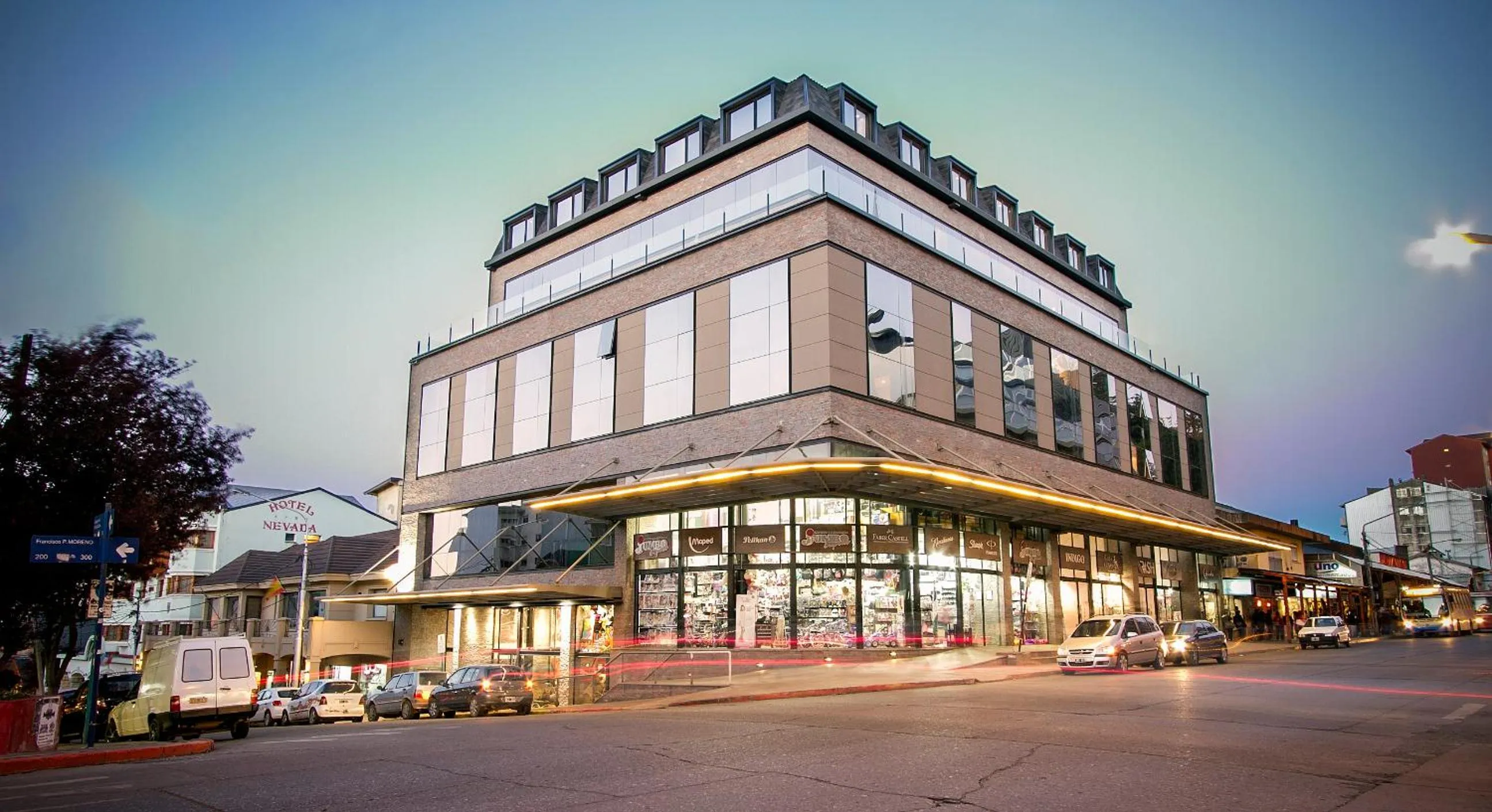Facade/entrance in Hotel Bariloche Suites