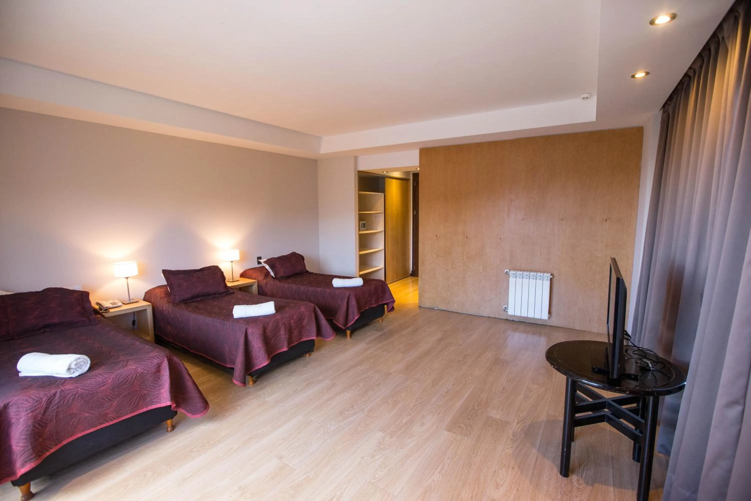 Photo of the whole room in Hotel Bariloche Suites