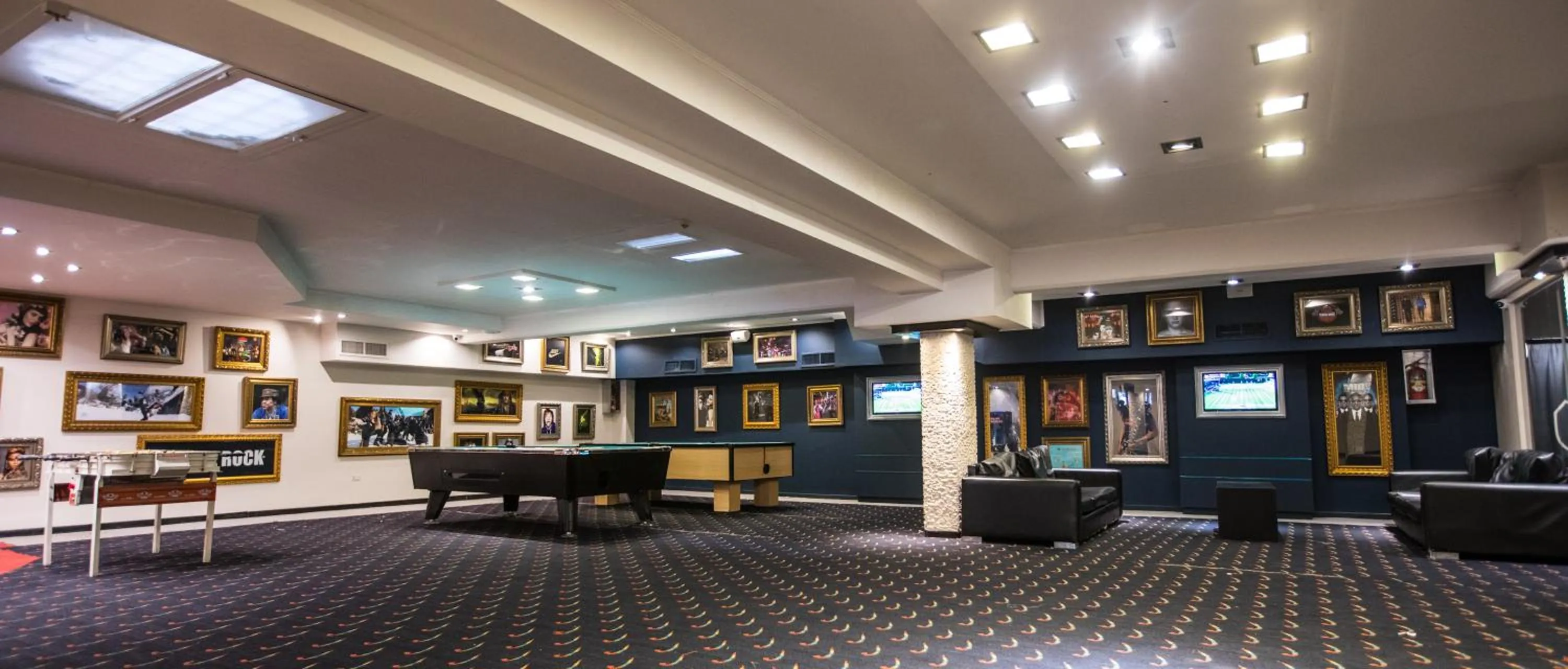 Game Room in Hotel Bariloche Suites