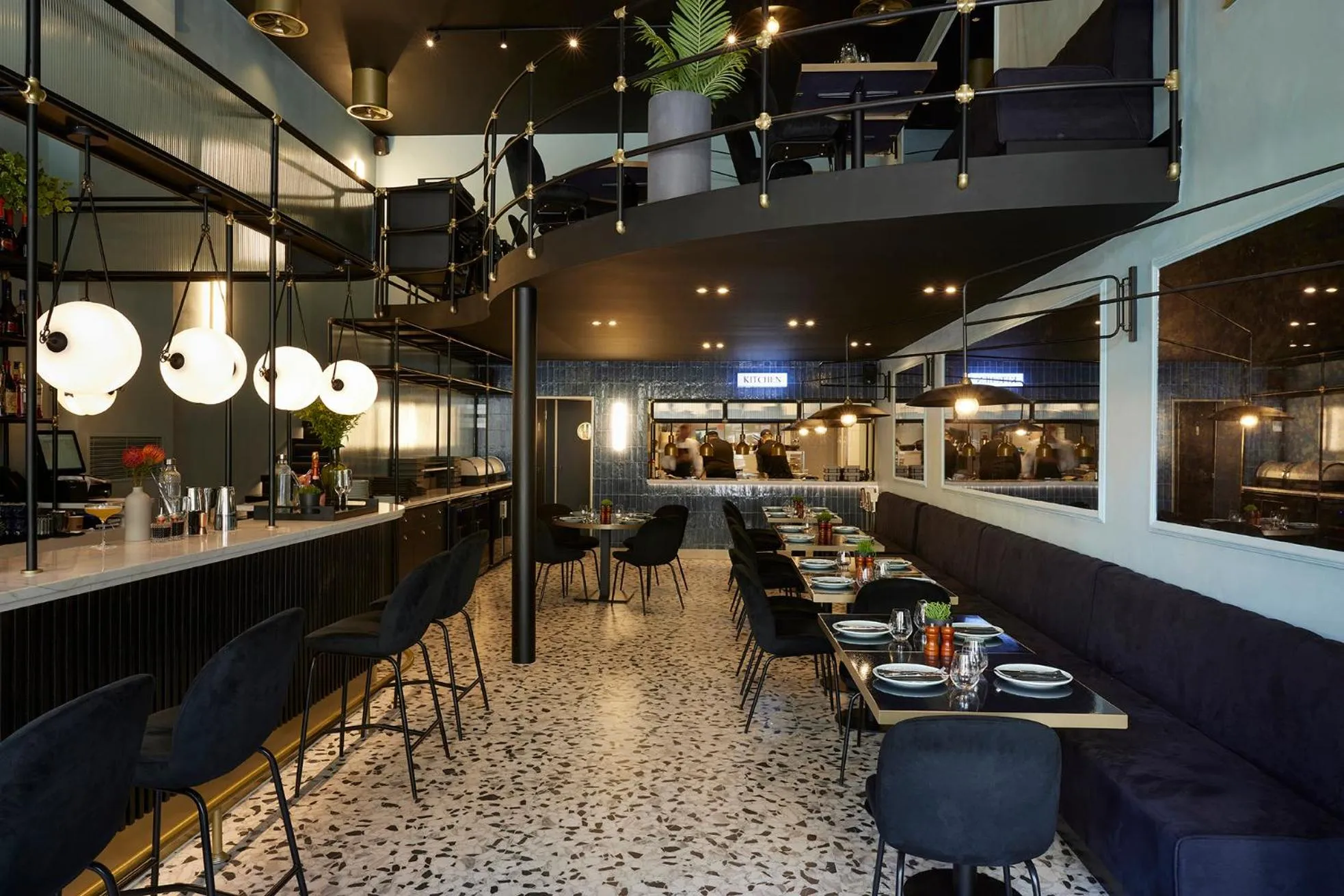 Restaurant/places to eat in The Port Square Hotel