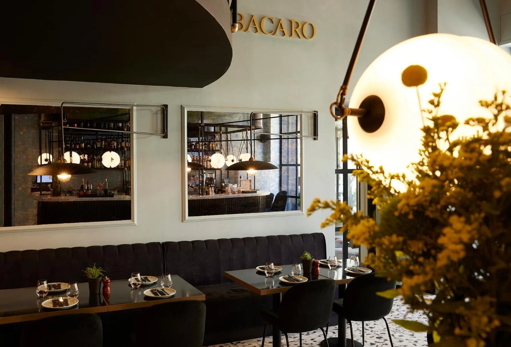 Restaurant/places to eat in The Port Square Hotel