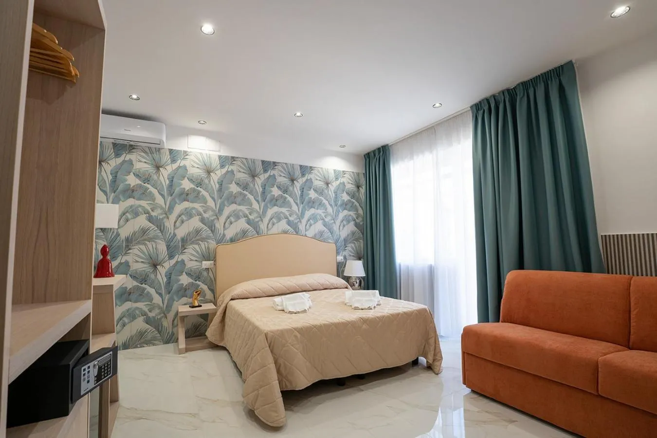 Bedroom, Bed in P.C. Boutique Medina H. Napoli Centro, by Clapa Group