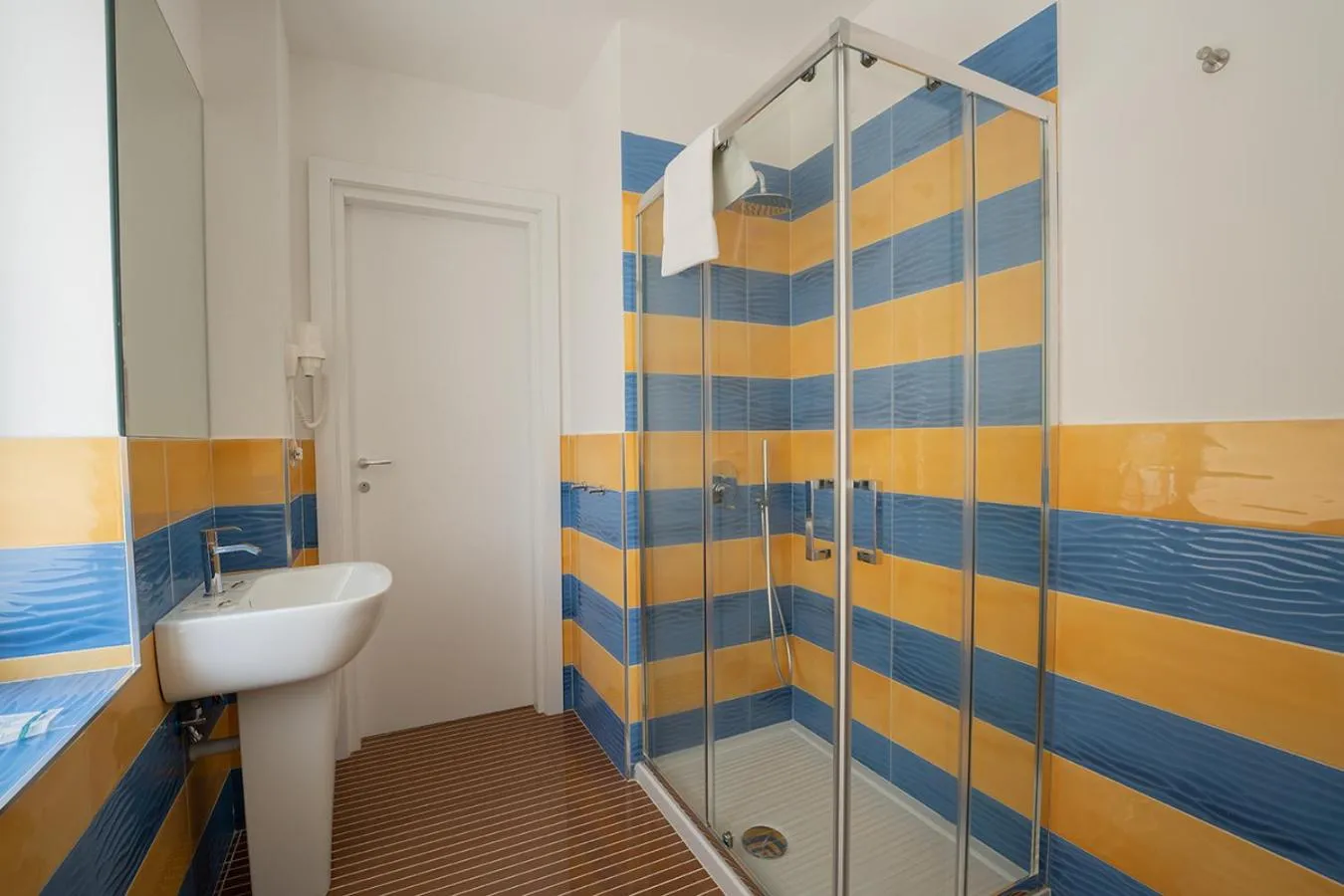 Bathroom in P.C. Boutique Medina H. Napoli Centro, by Clapa Group