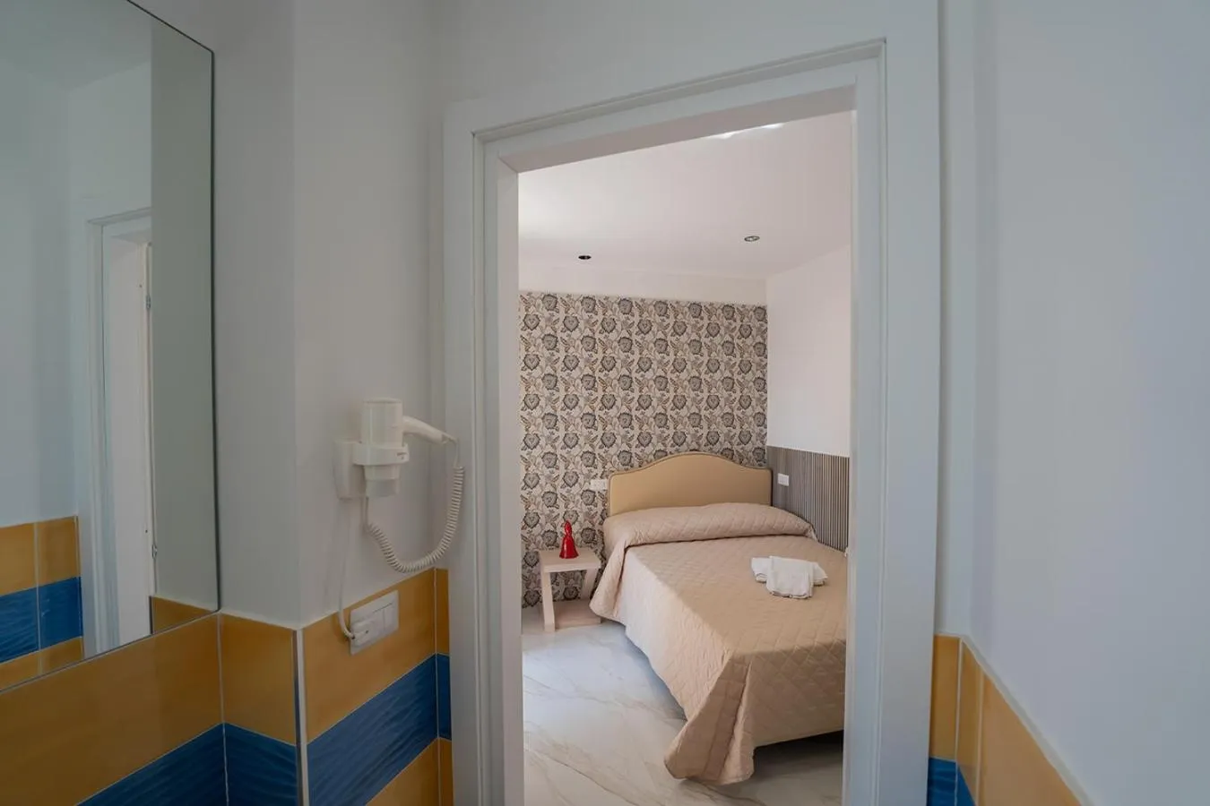 Bedroom, Bed in P.C. Boutique Medina H. Napoli Centro, by Clapa Group