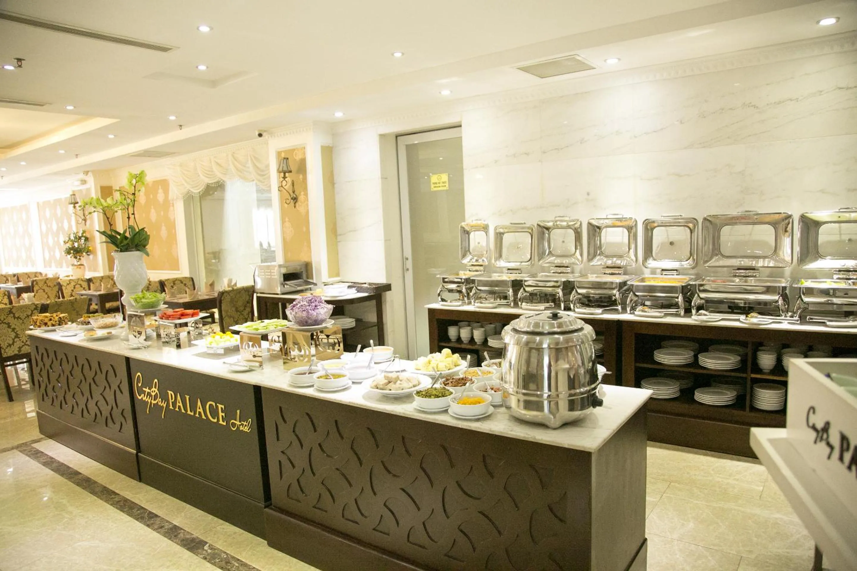 Restaurant/places to eat in CityBay Palace Hạ Long Hotel