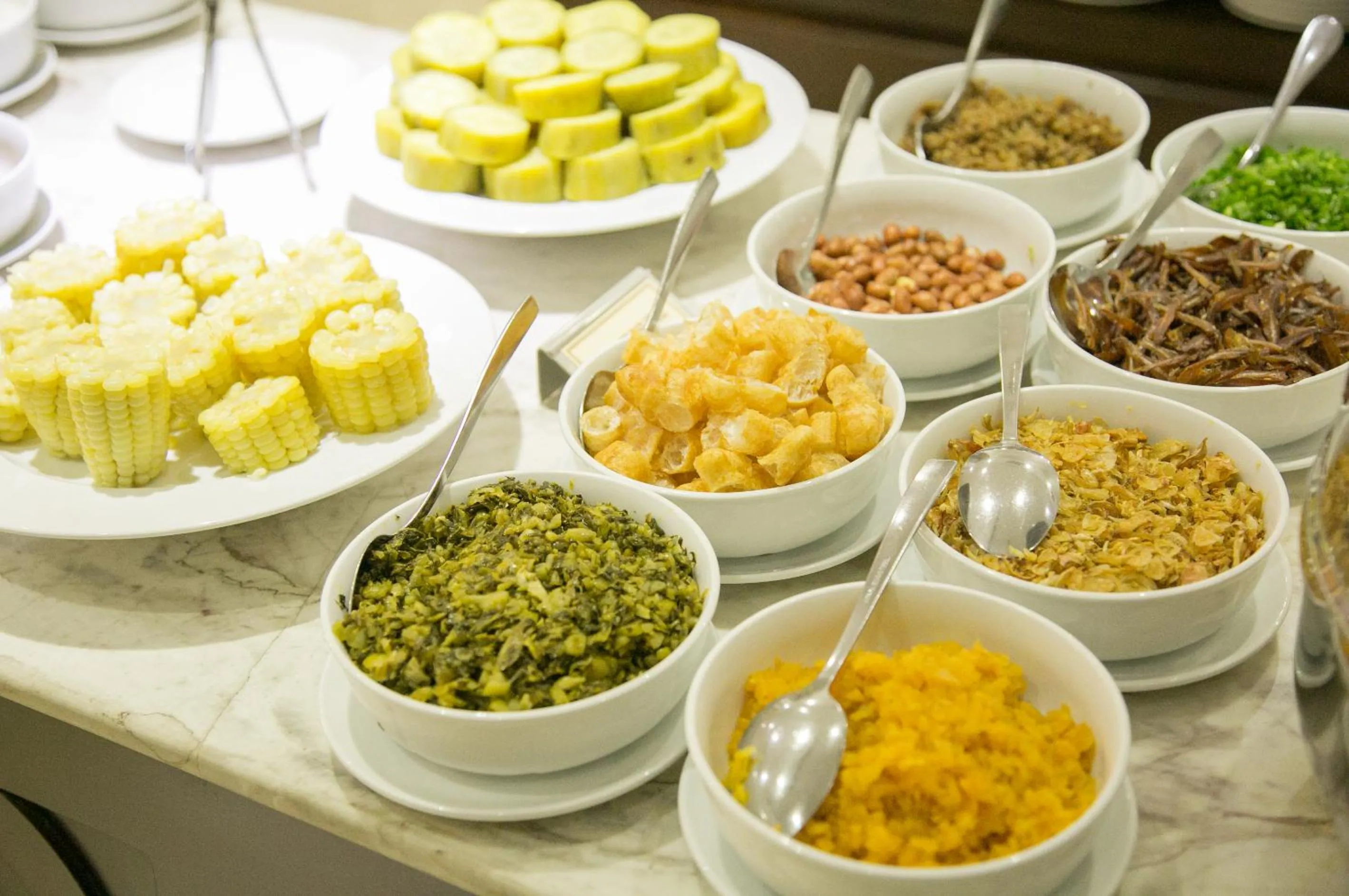 Restaurant/places to eat in CityBay Palace Hạ Long Hotel