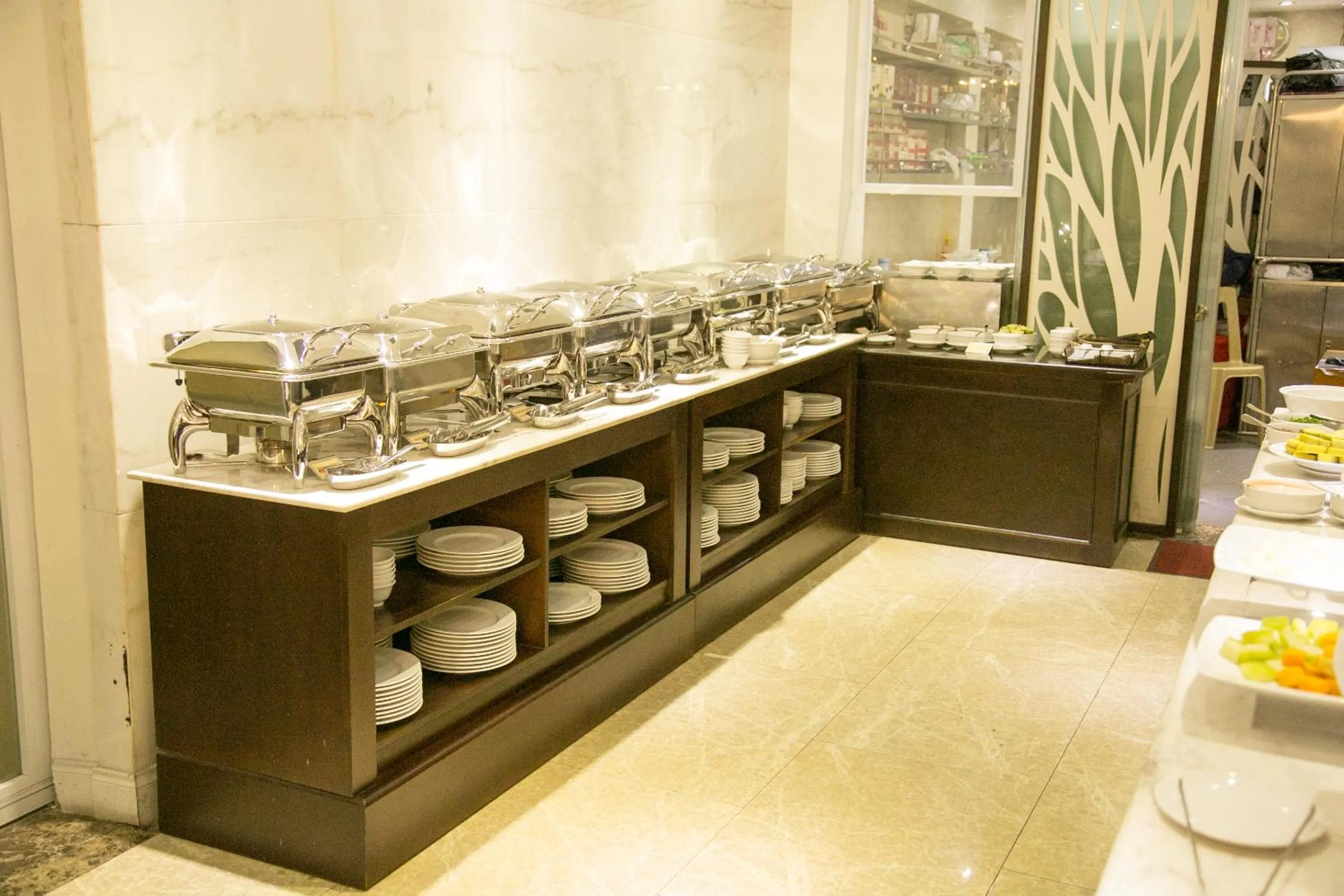 Restaurant/places to eat in CityBay Palace Hạ Long Hotel