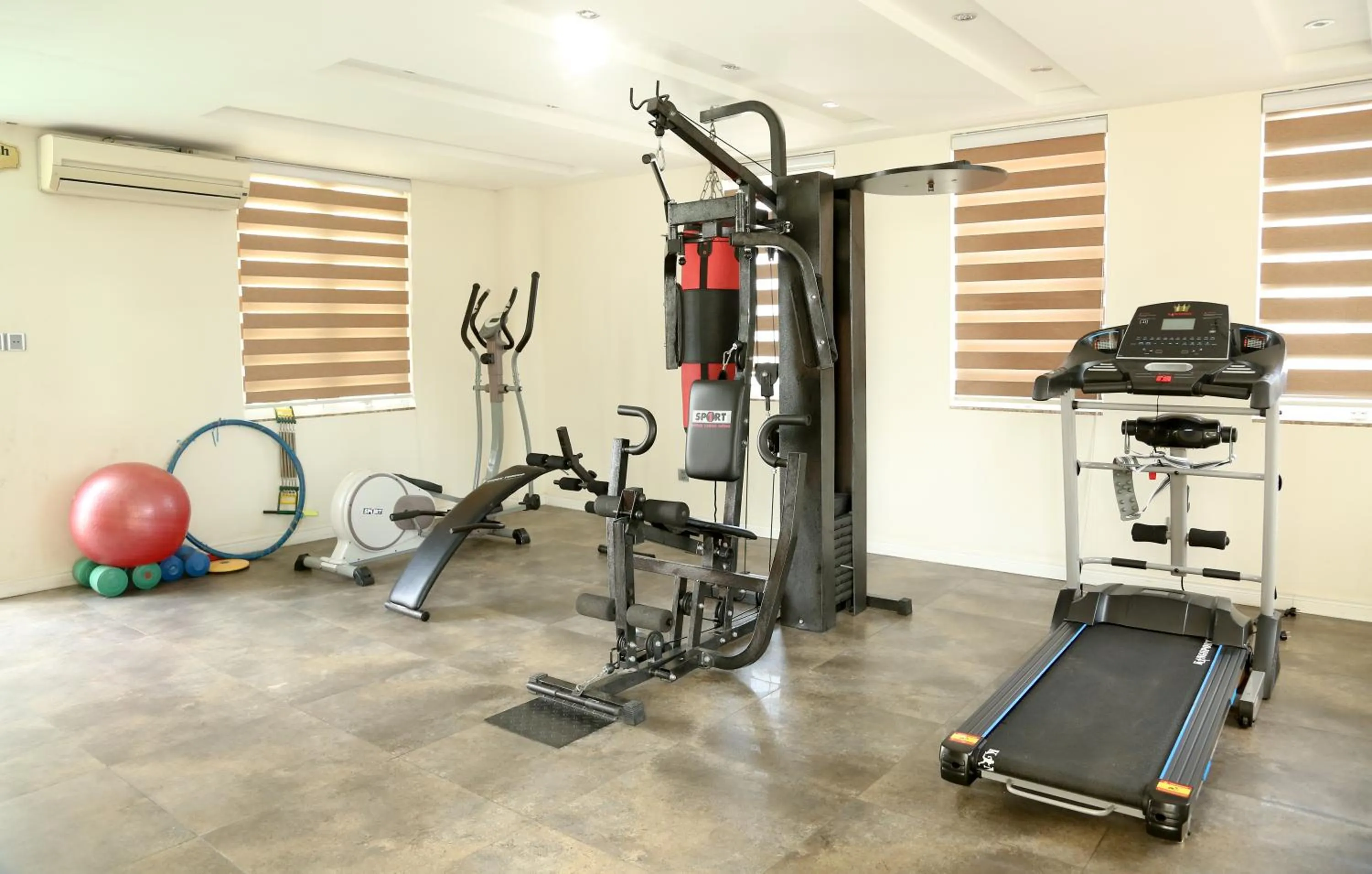 Fitness centre/facilities in CityBay Palace Hạ Long Hotel
