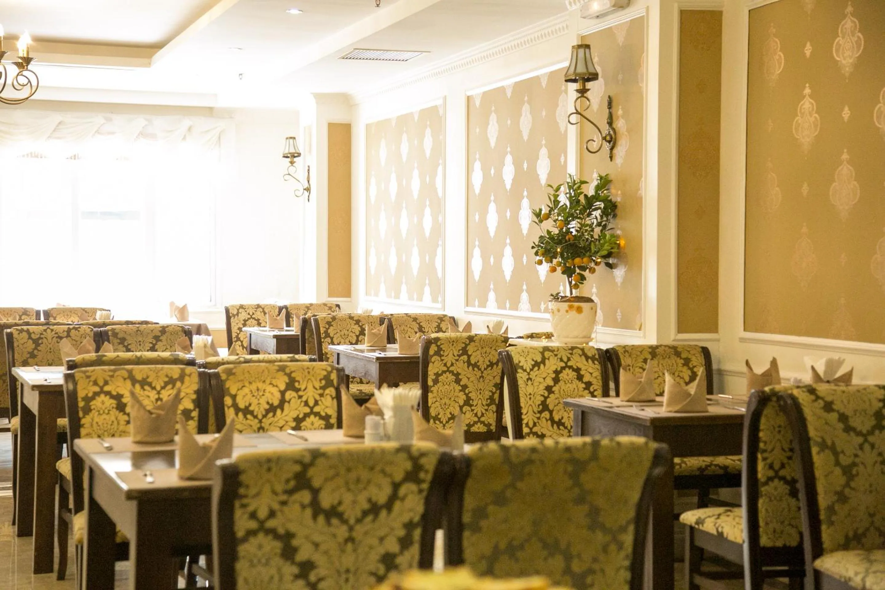 Restaurant/places to eat in CityBay Palace Hạ Long Hotel