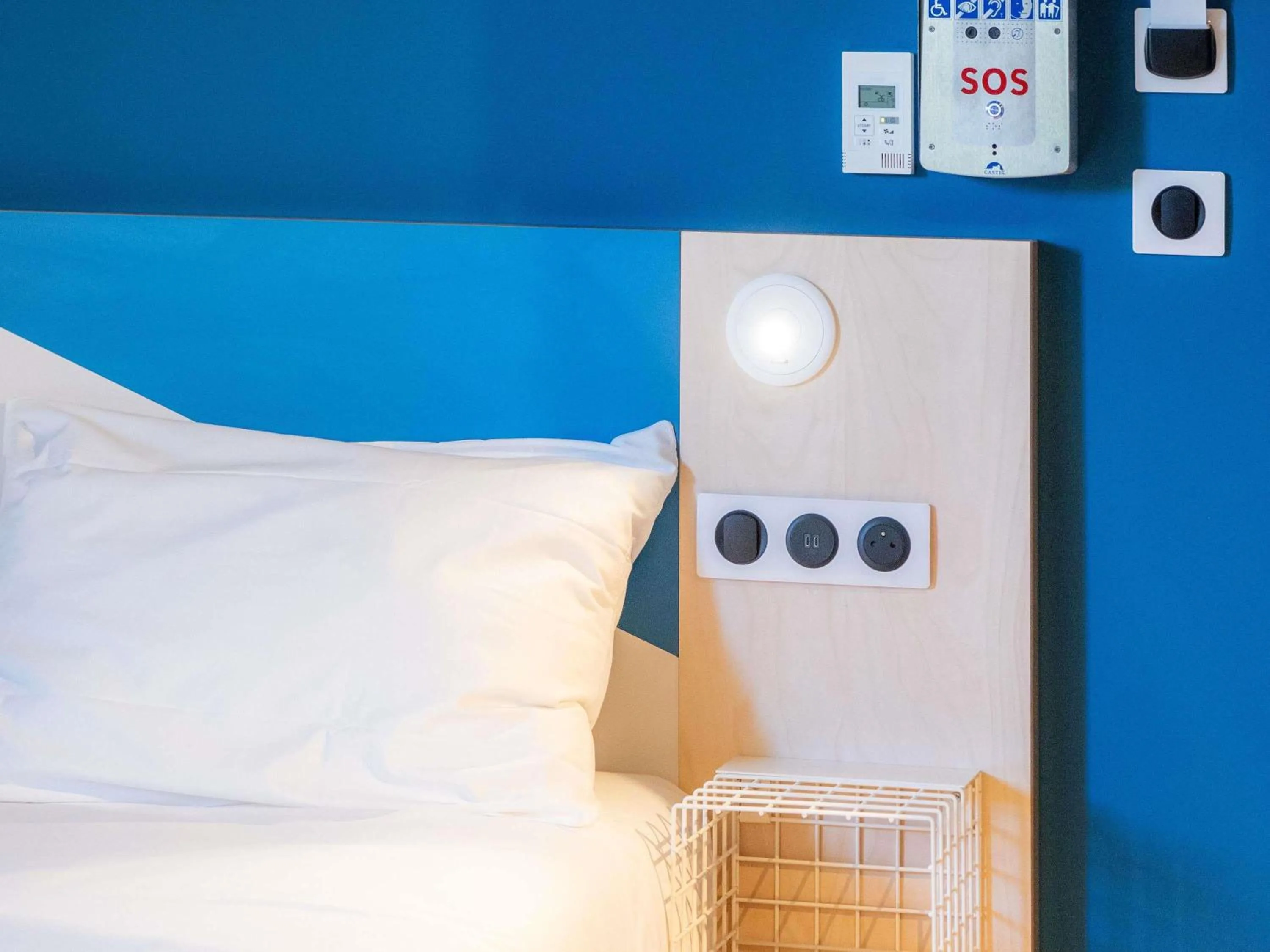 Bedroom, Bed in ibis budget Le Cannet des Maures