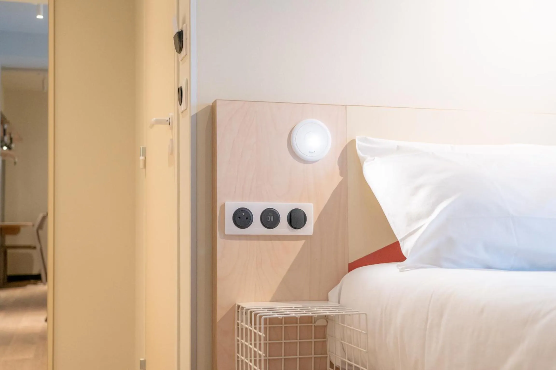 Bedroom, Bed in ibis budget Le Cannet des Maures