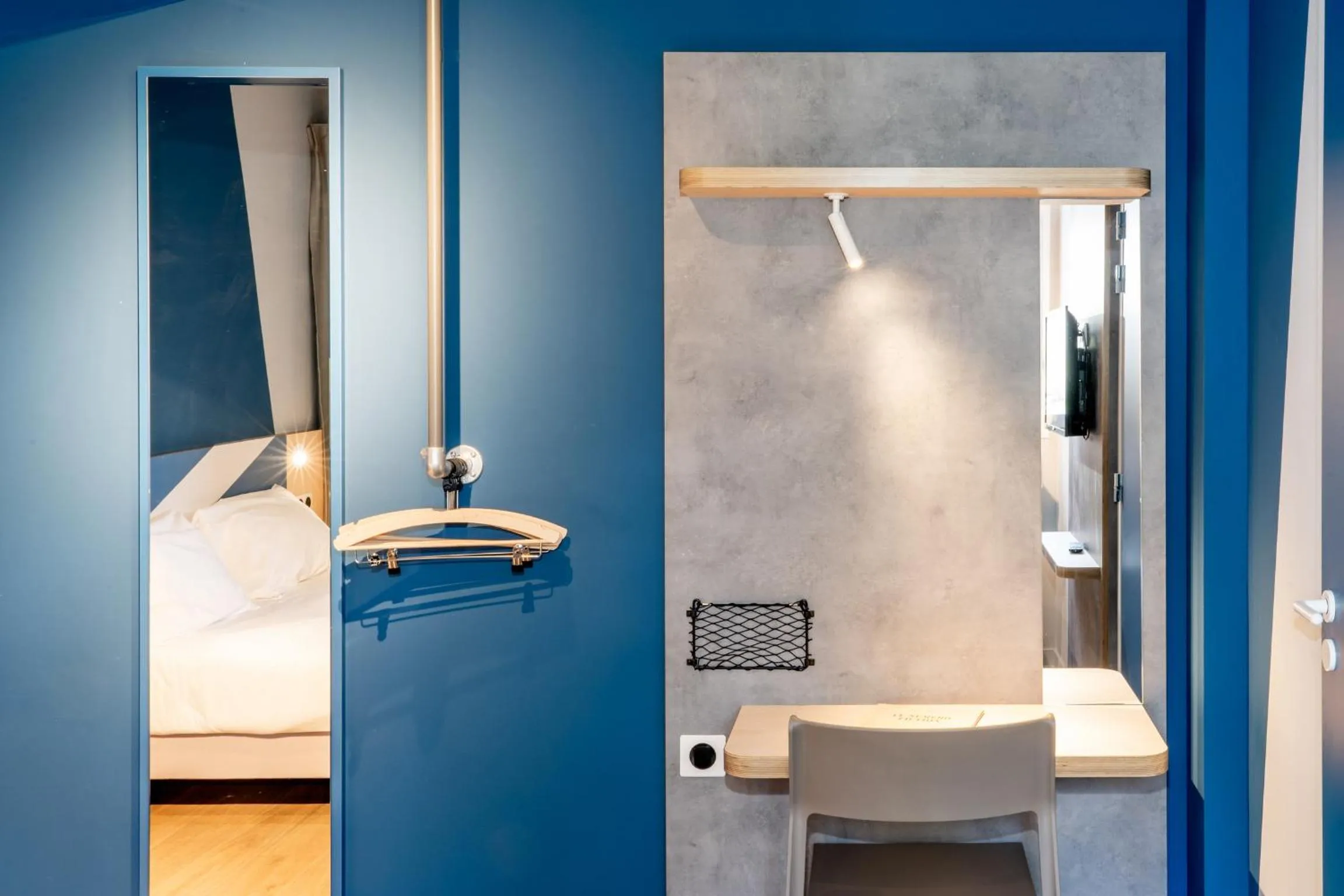 Bedroom, Bed in ibis budget Le Cannet des Maures