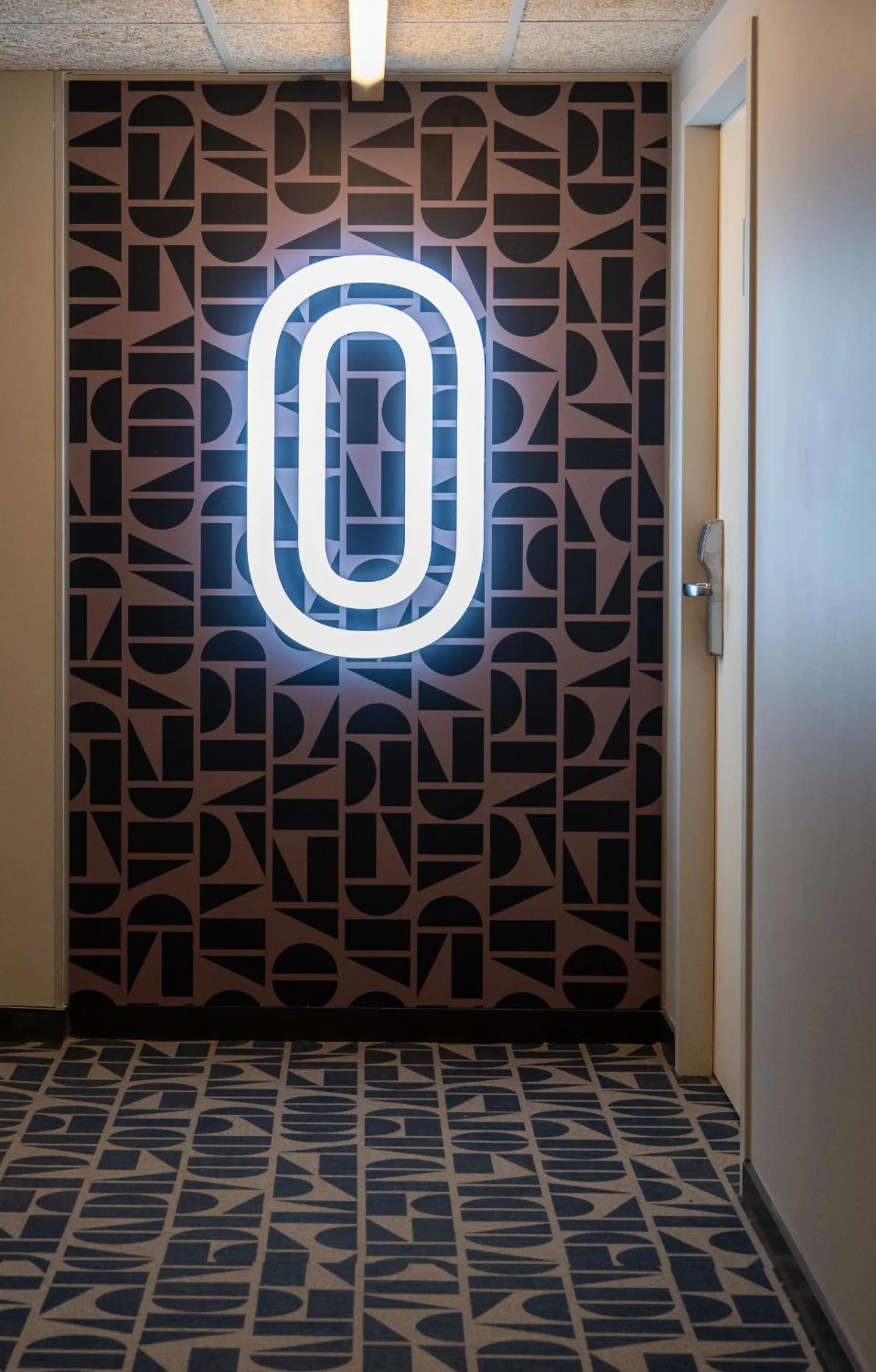 Logo/Certificate/Sign in ibis budget Le Cannet des Maures