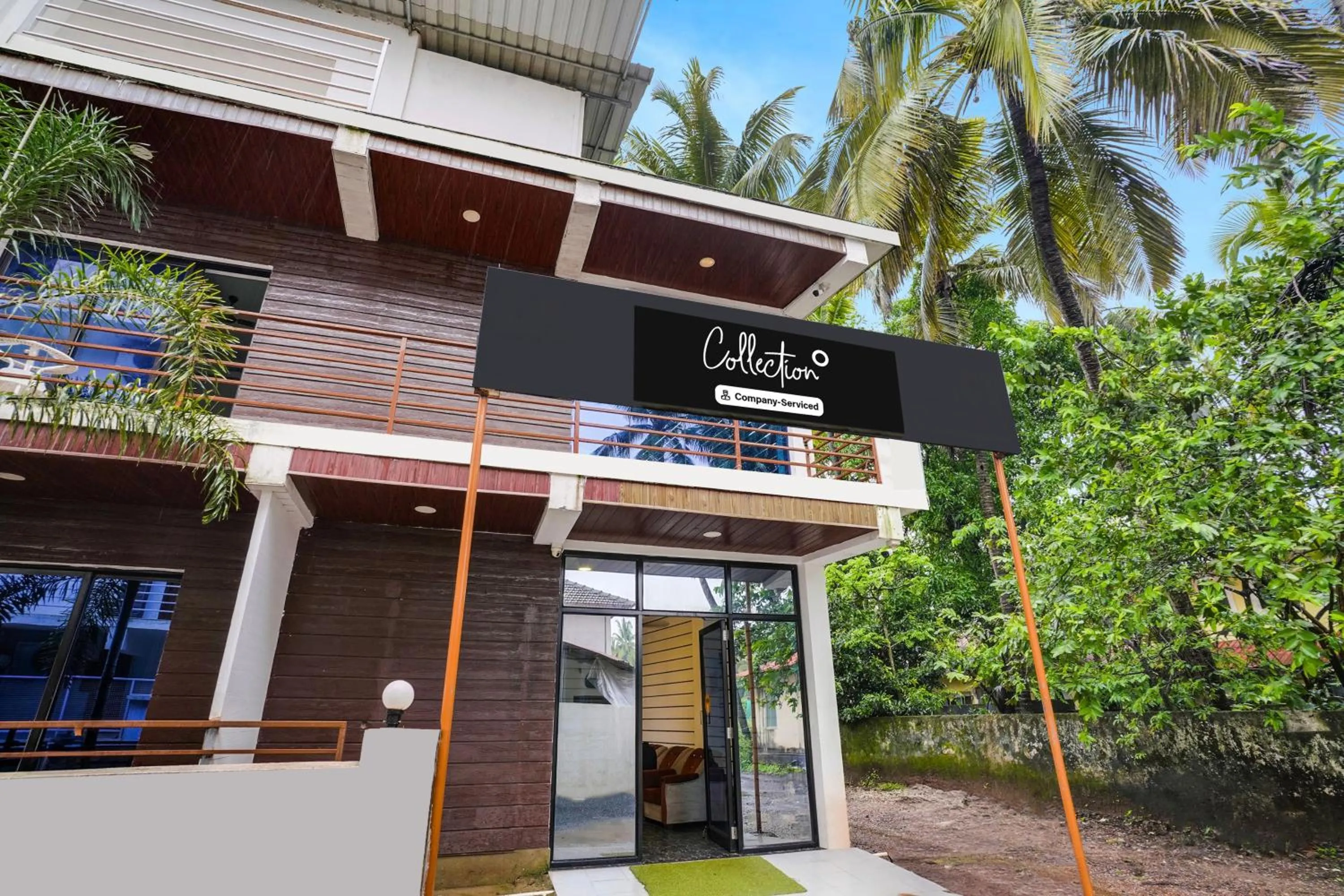 Facade/entrance in Super Collection O Morjim