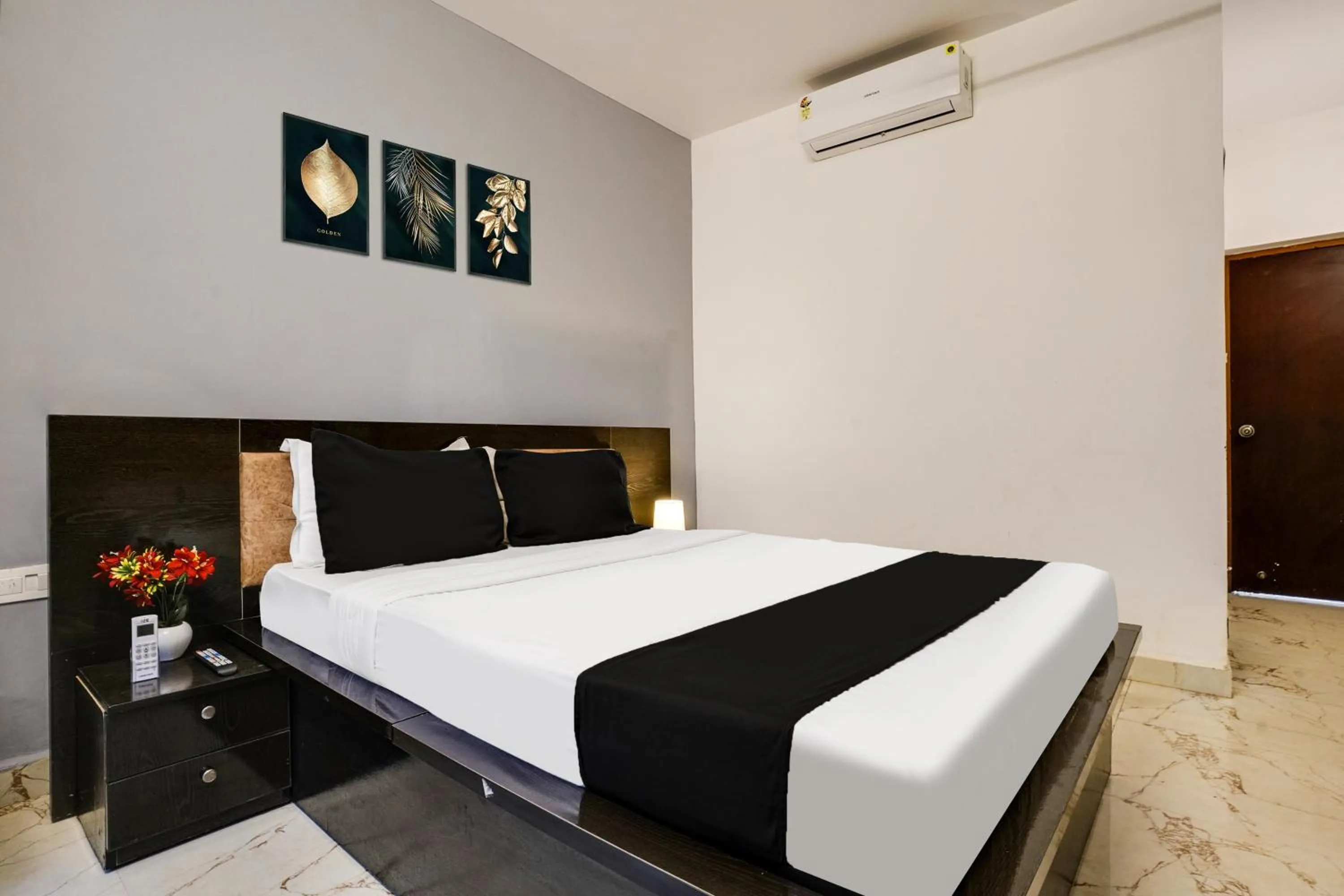 Bedroom, Bed in Super Collection O Morjim