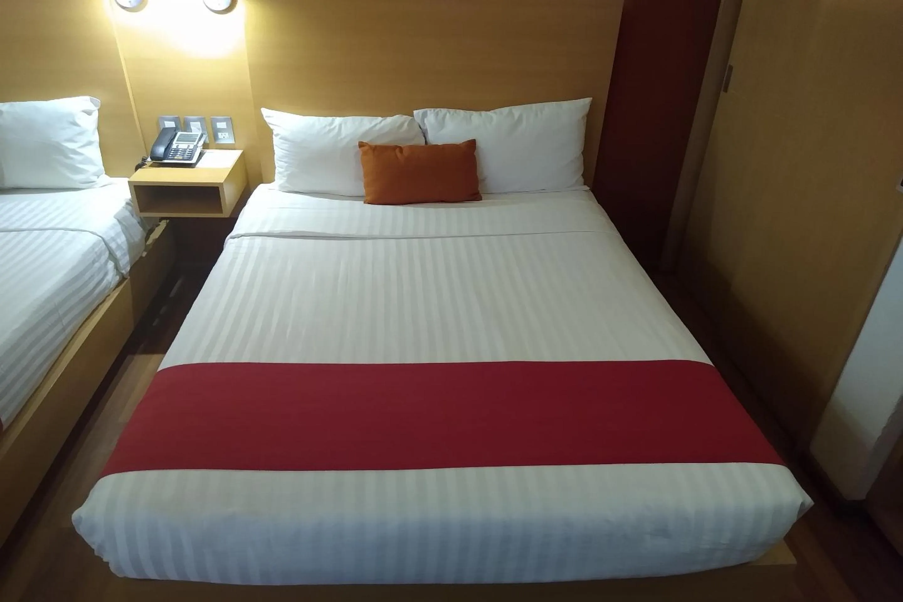 Photo of the whole room, Bed in Hotel Villa Del Sol Expo