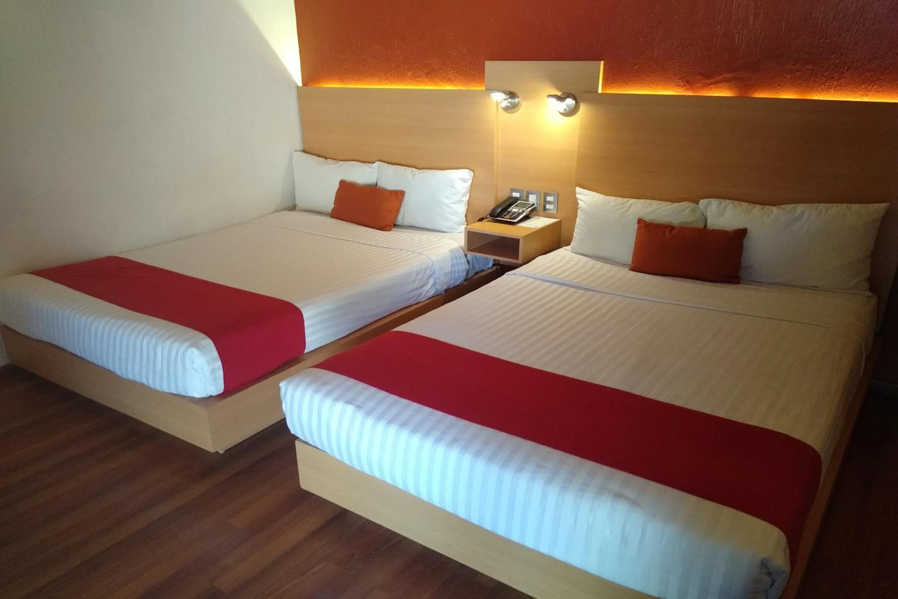 Photo of the whole room, Bed in Hotel Villa Del Sol Expo