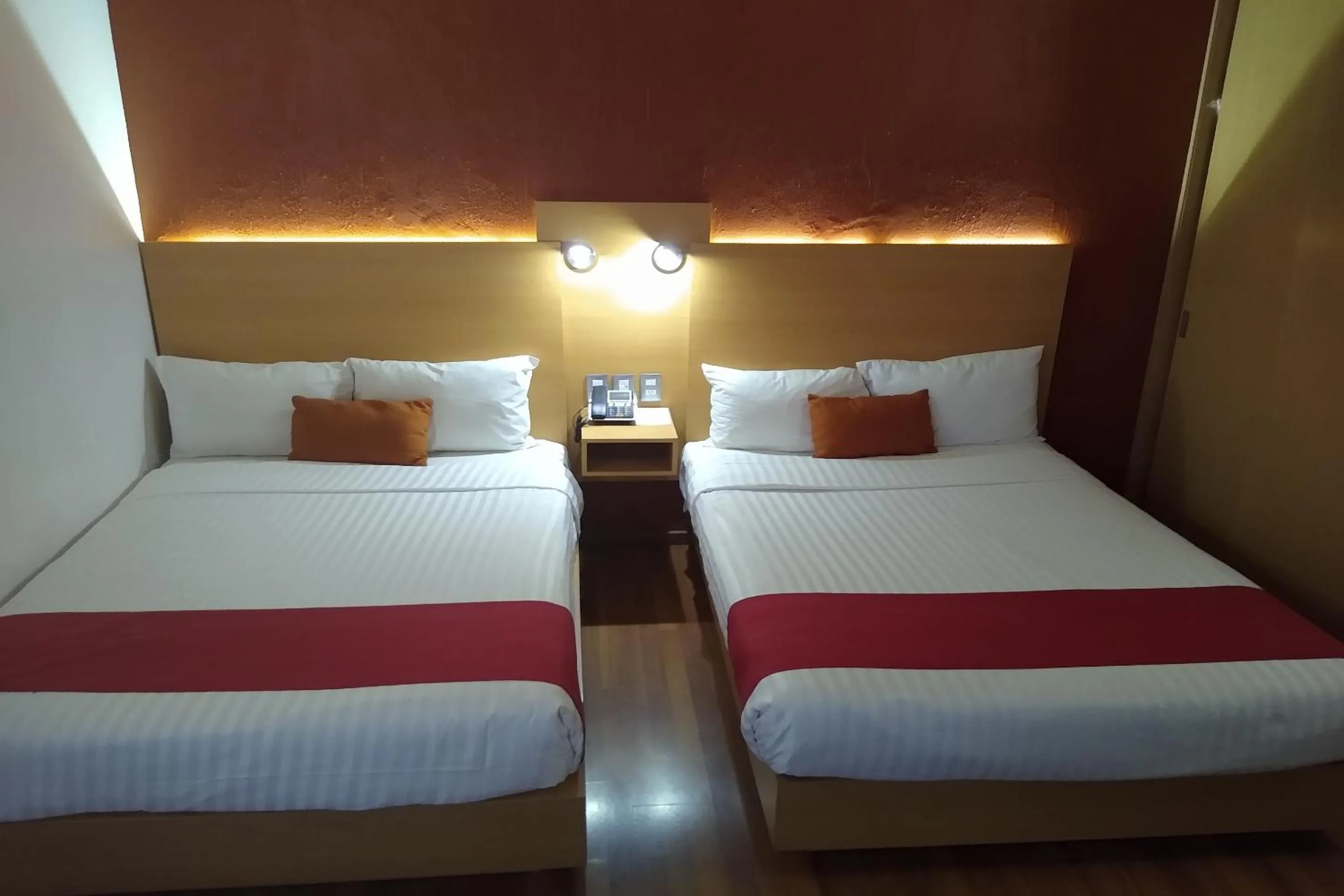 Photo of the whole room, Bed in Hotel Villa Del Sol Expo