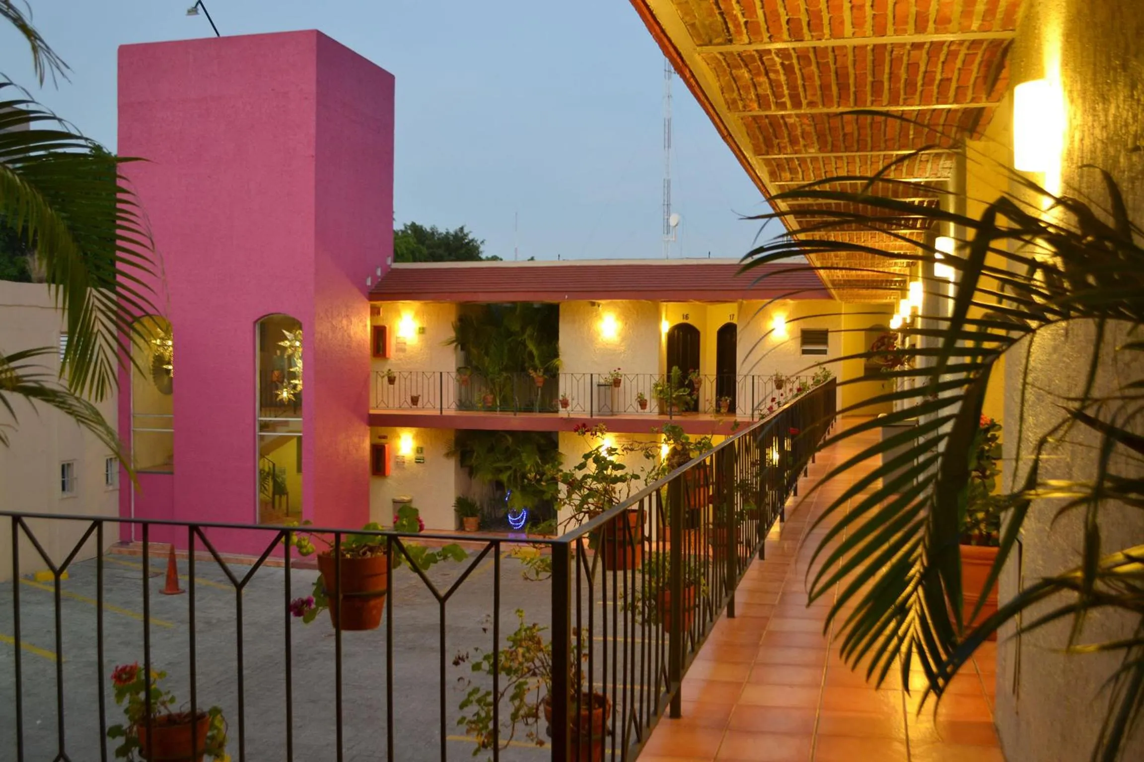 Property building in Hotel Villa Del Sol Expo