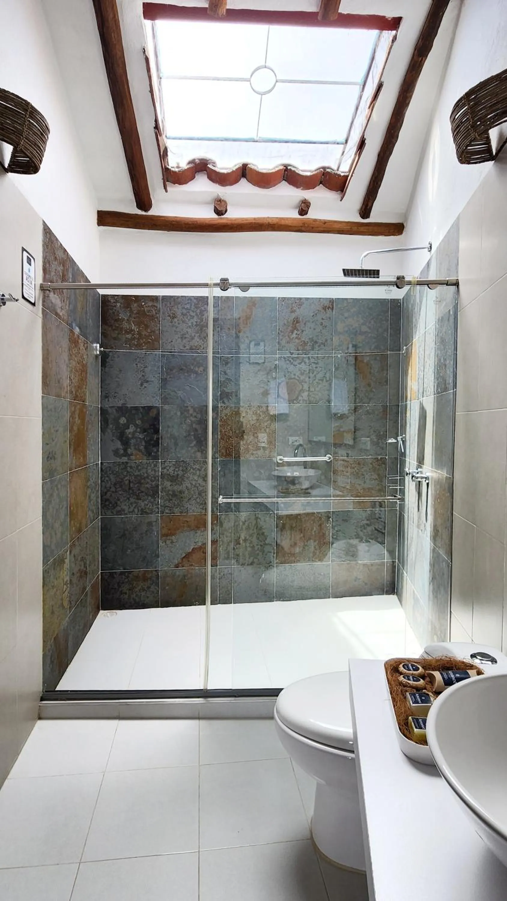 Shower in Hotel AMANEE