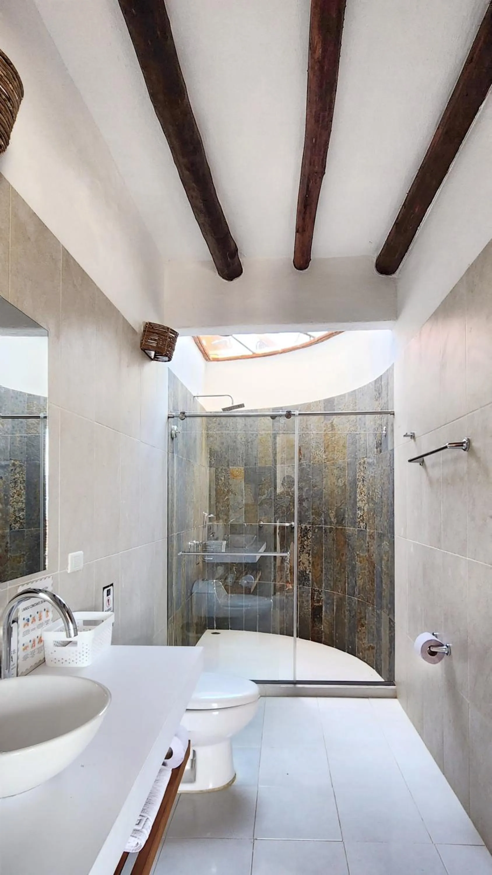 Shower in Hotel AMANEE