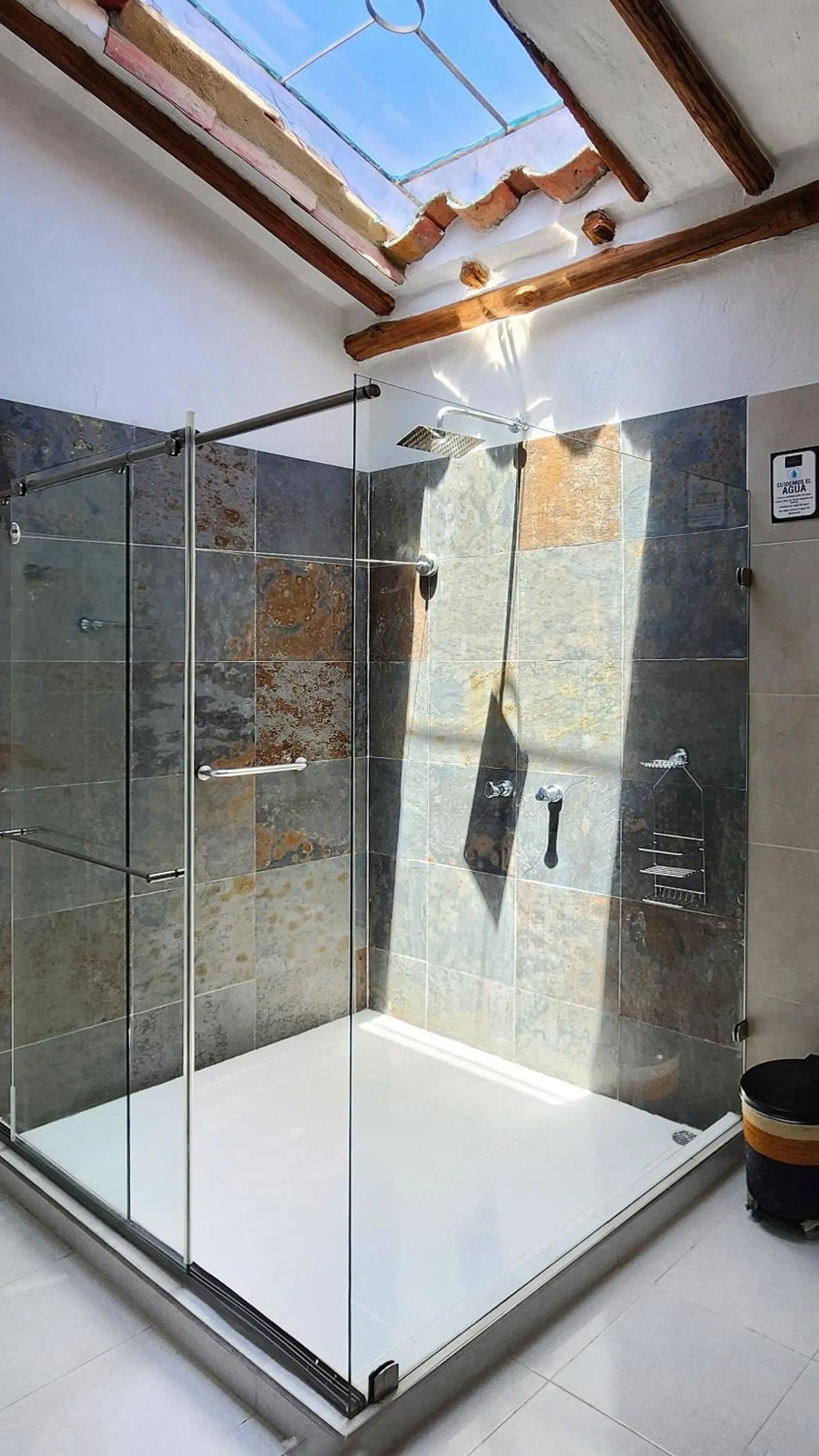 Shower in Hotel AMANEE