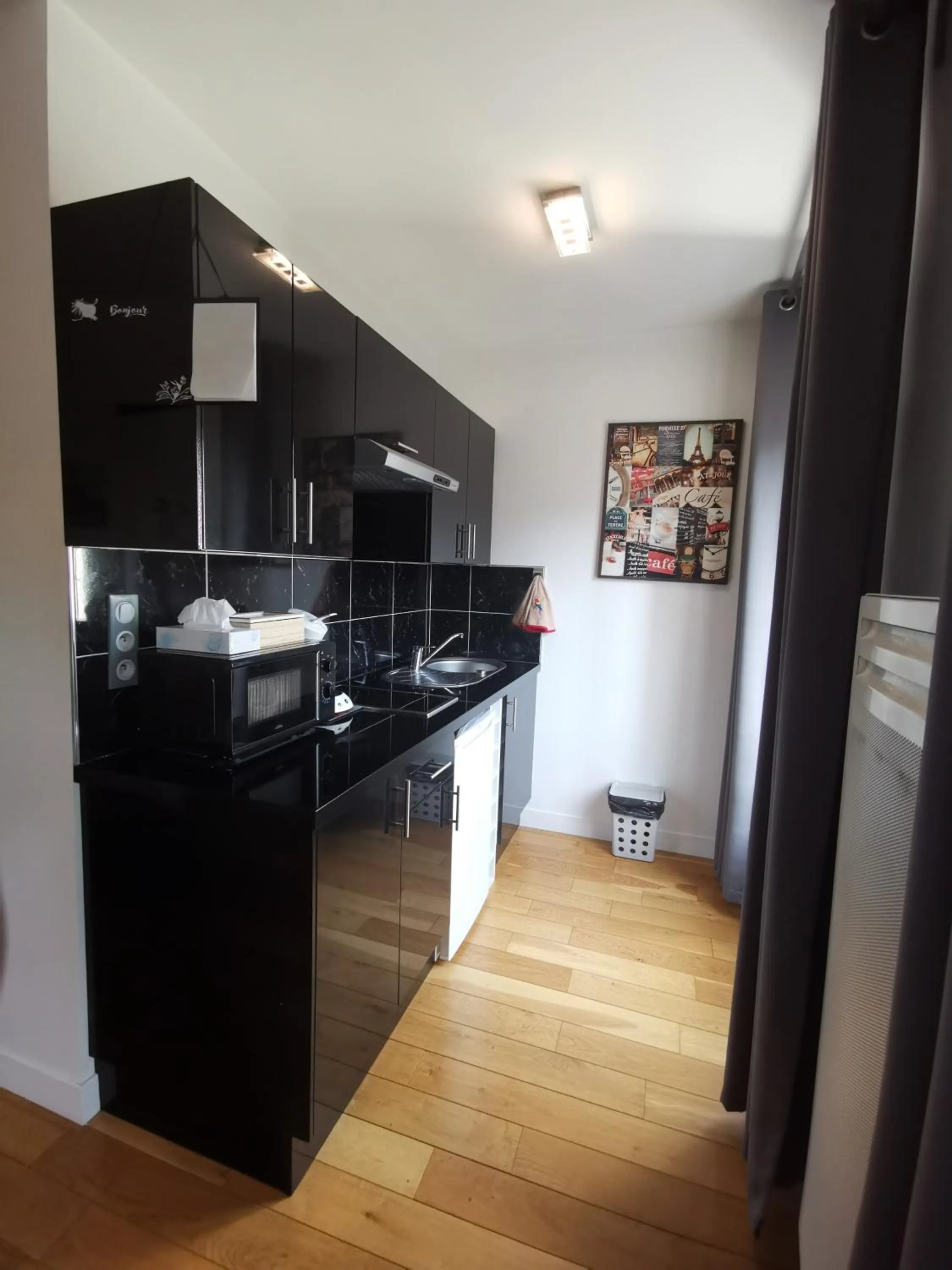 Kitchen or kitchenette in Hotel Oh Sevres Autrement