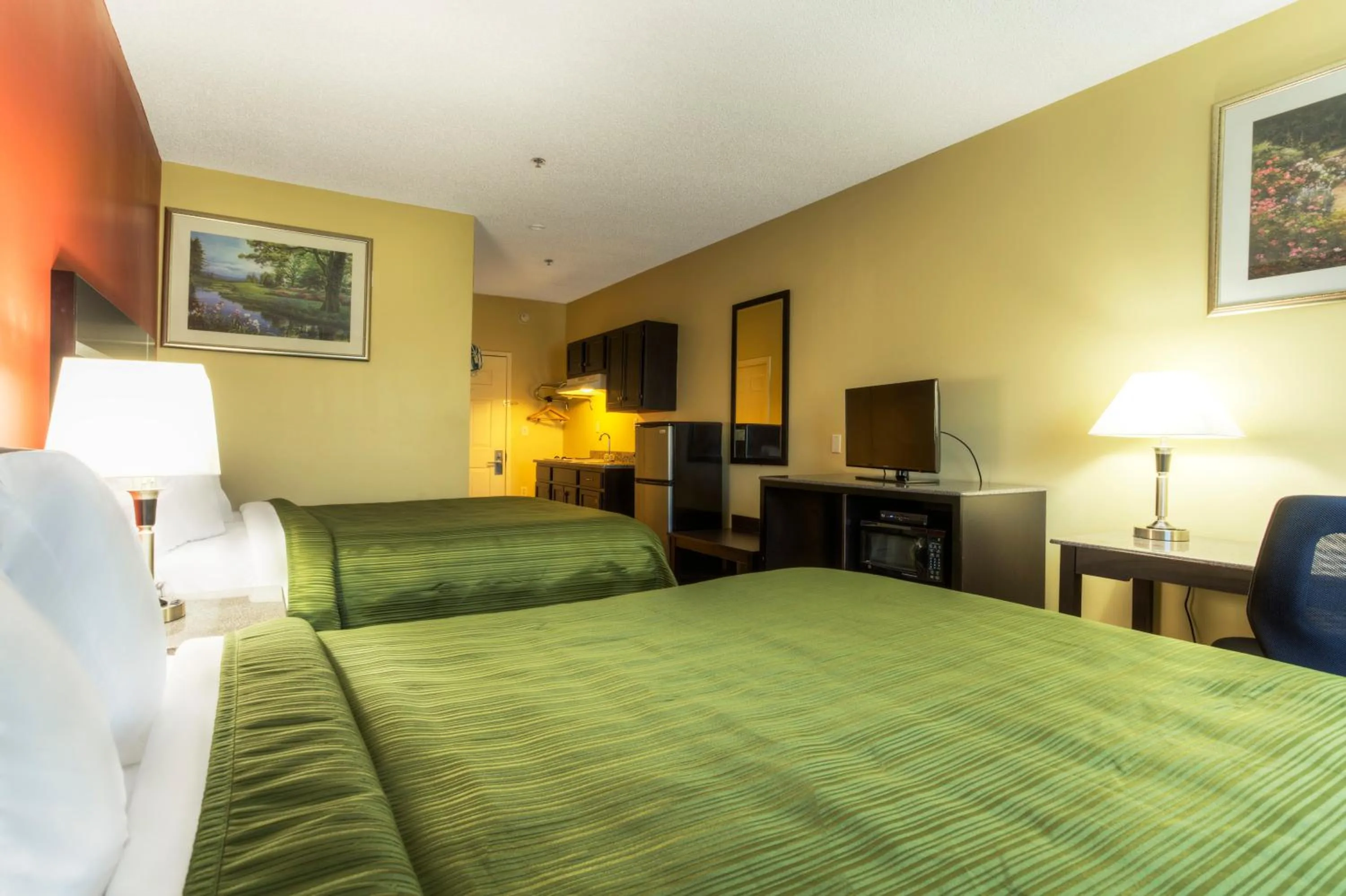 Bed in Quality Inn Fort Payne