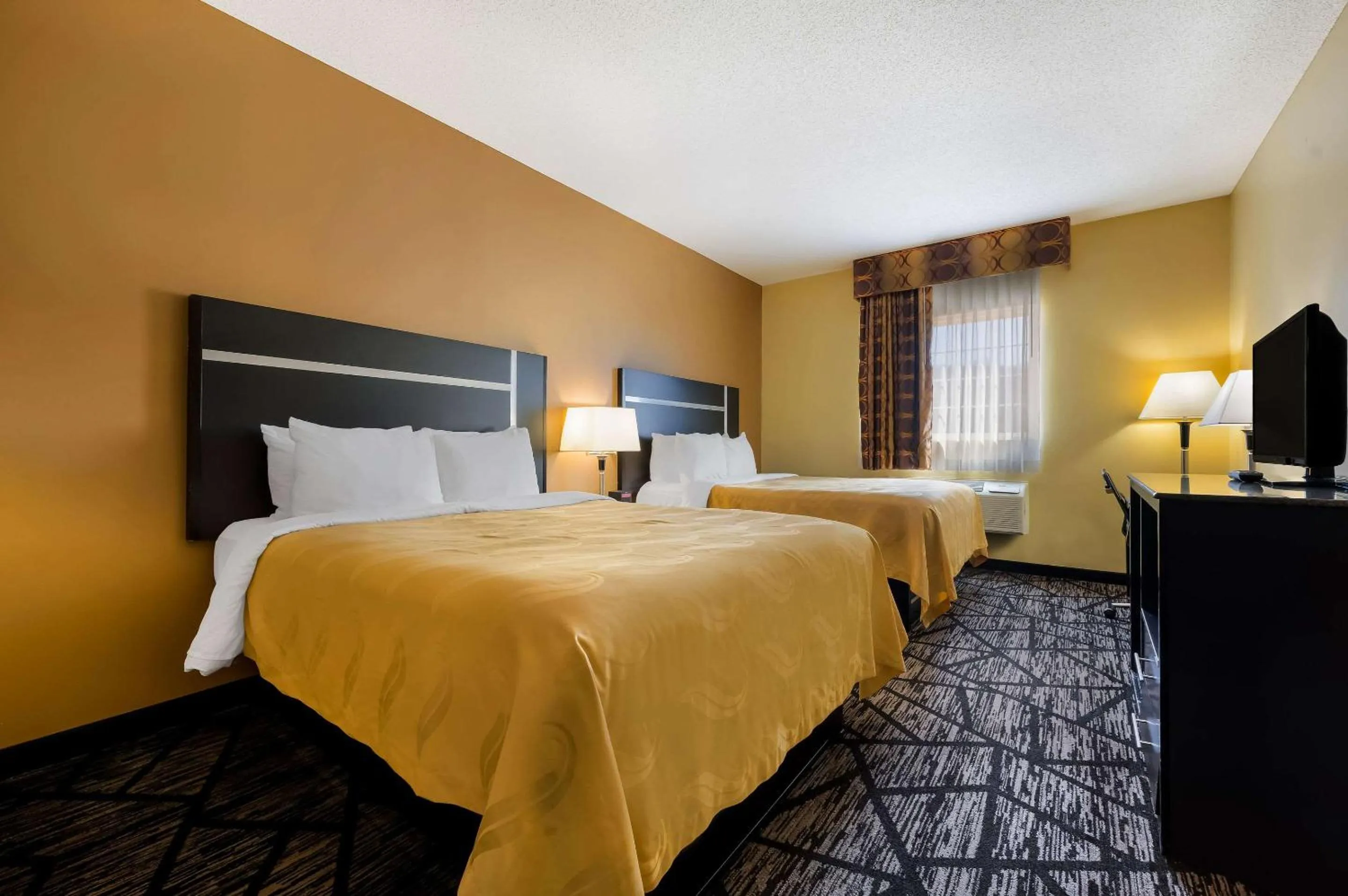 Bedroom, Bed in Quality Inn Fort Payne