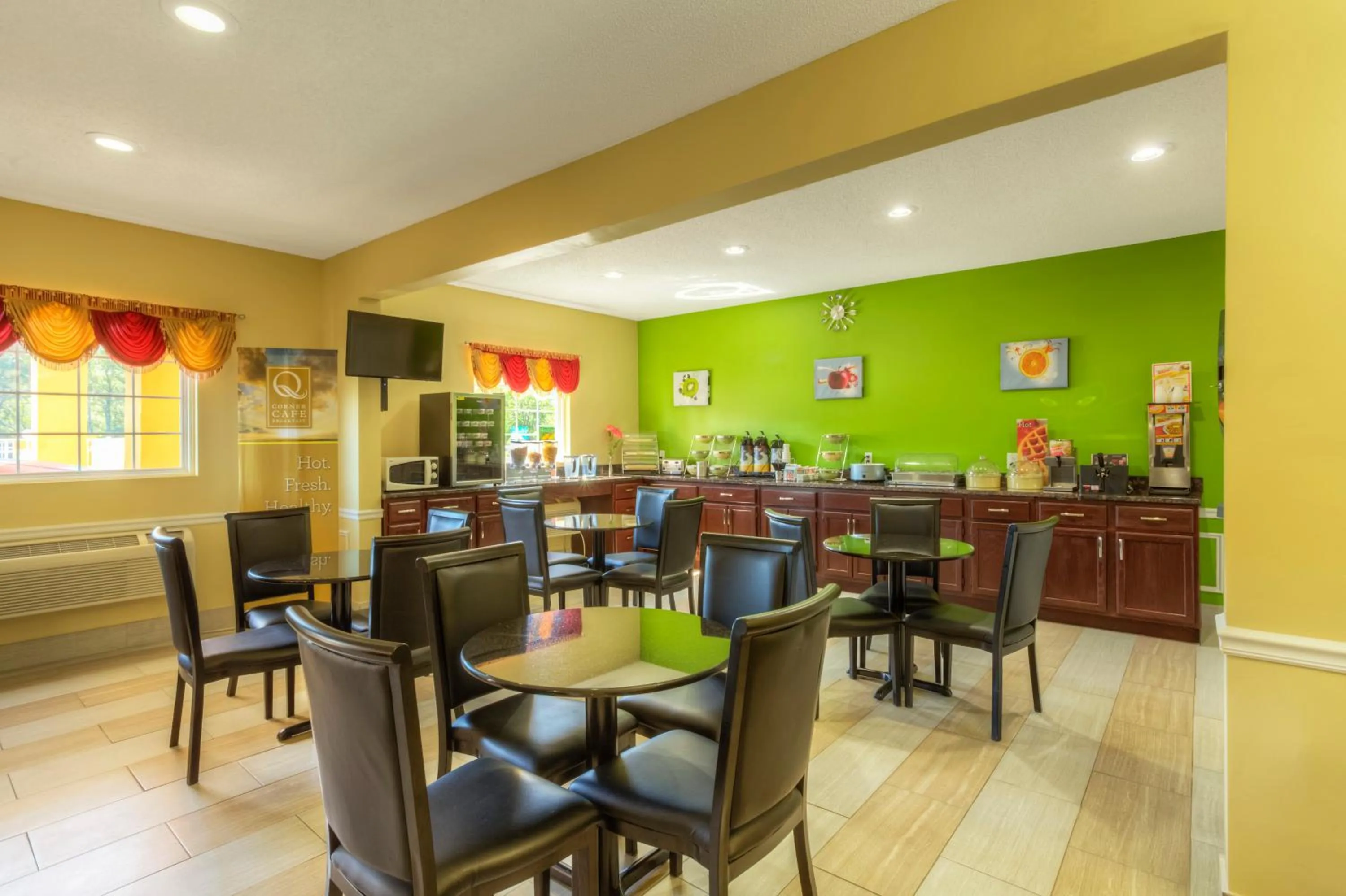 Area and facilities in Quality Inn Fort Payne