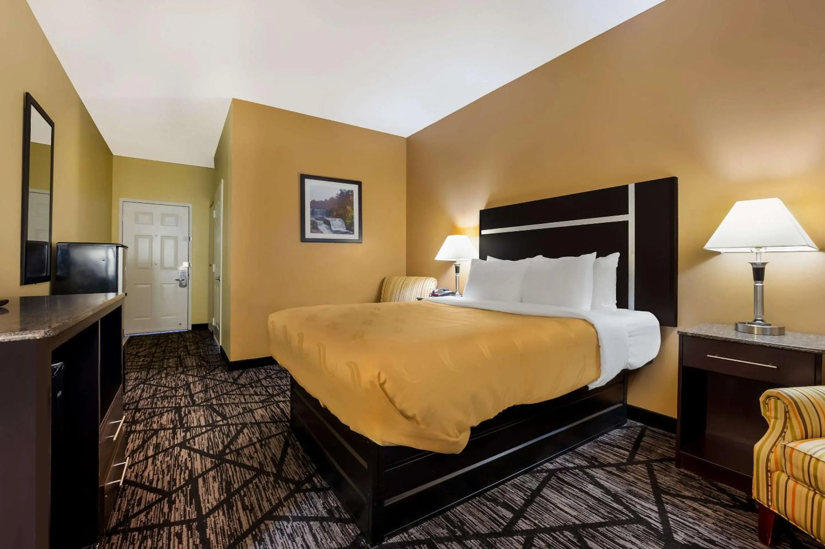 Bedroom, Bed in Quality Inn Fort Payne