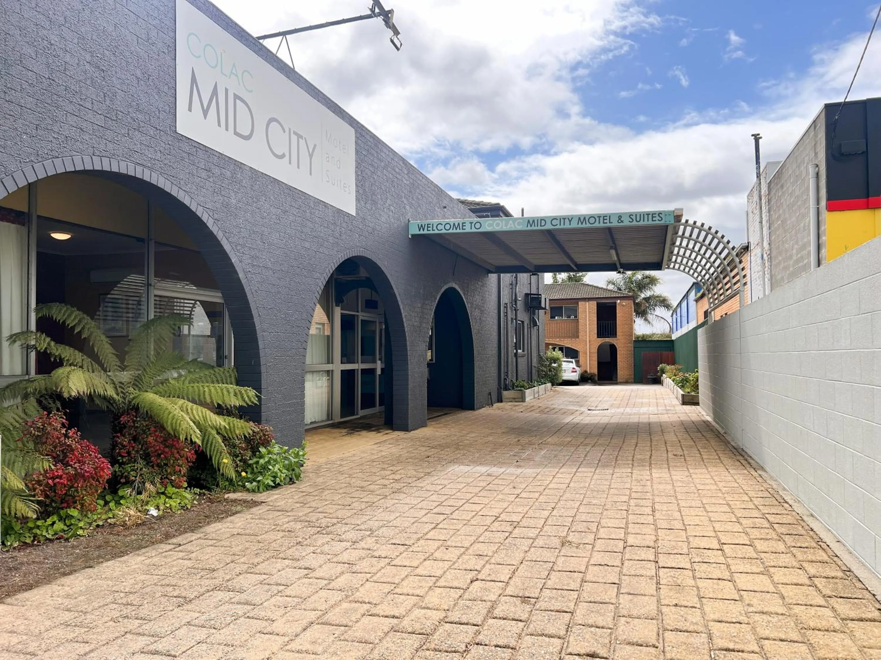 Facade/entrance in Colac Mid City Motor Inn