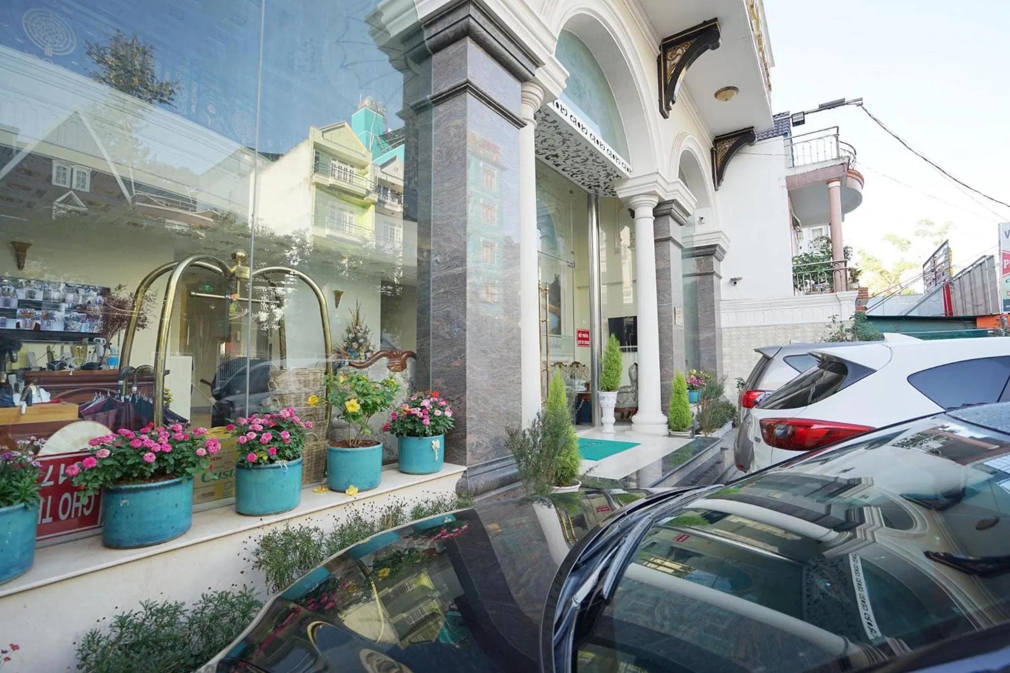 Facade/entrance in Dream Luxury Hotel