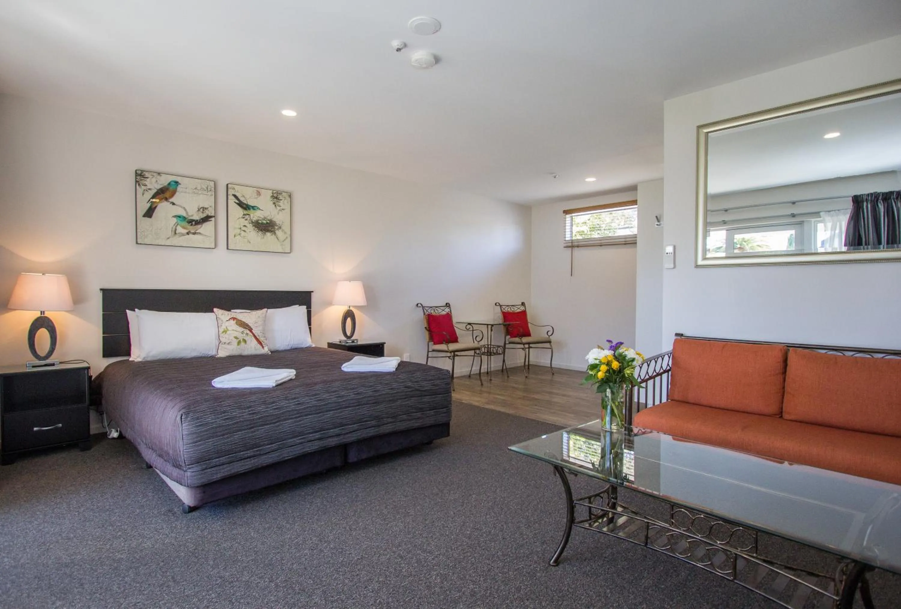 Bed in Greyfriars Motel