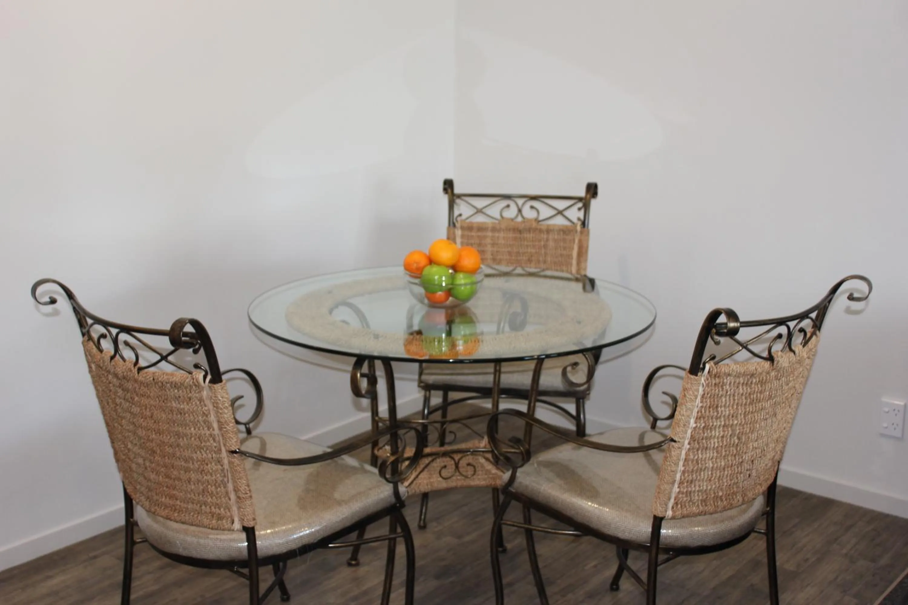 Dining area in Greyfriars Motel