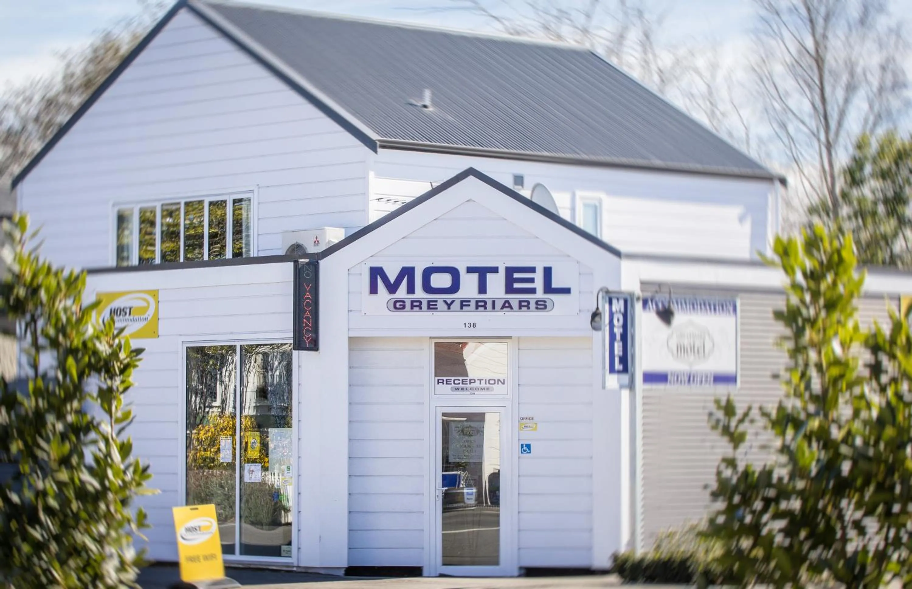 Facade/entrance in Greyfriars Motel