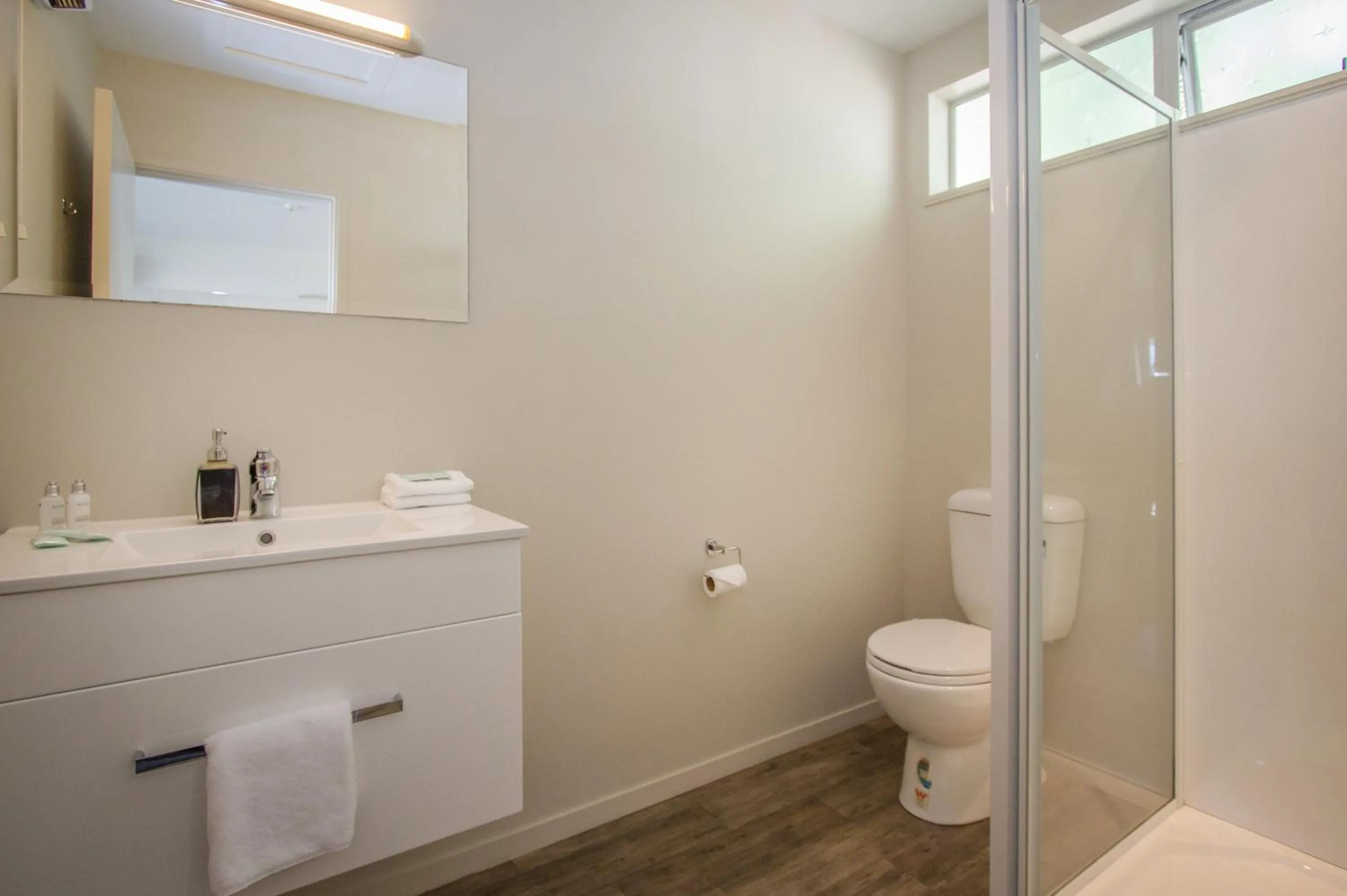 Bathroom in Greyfriars Motel