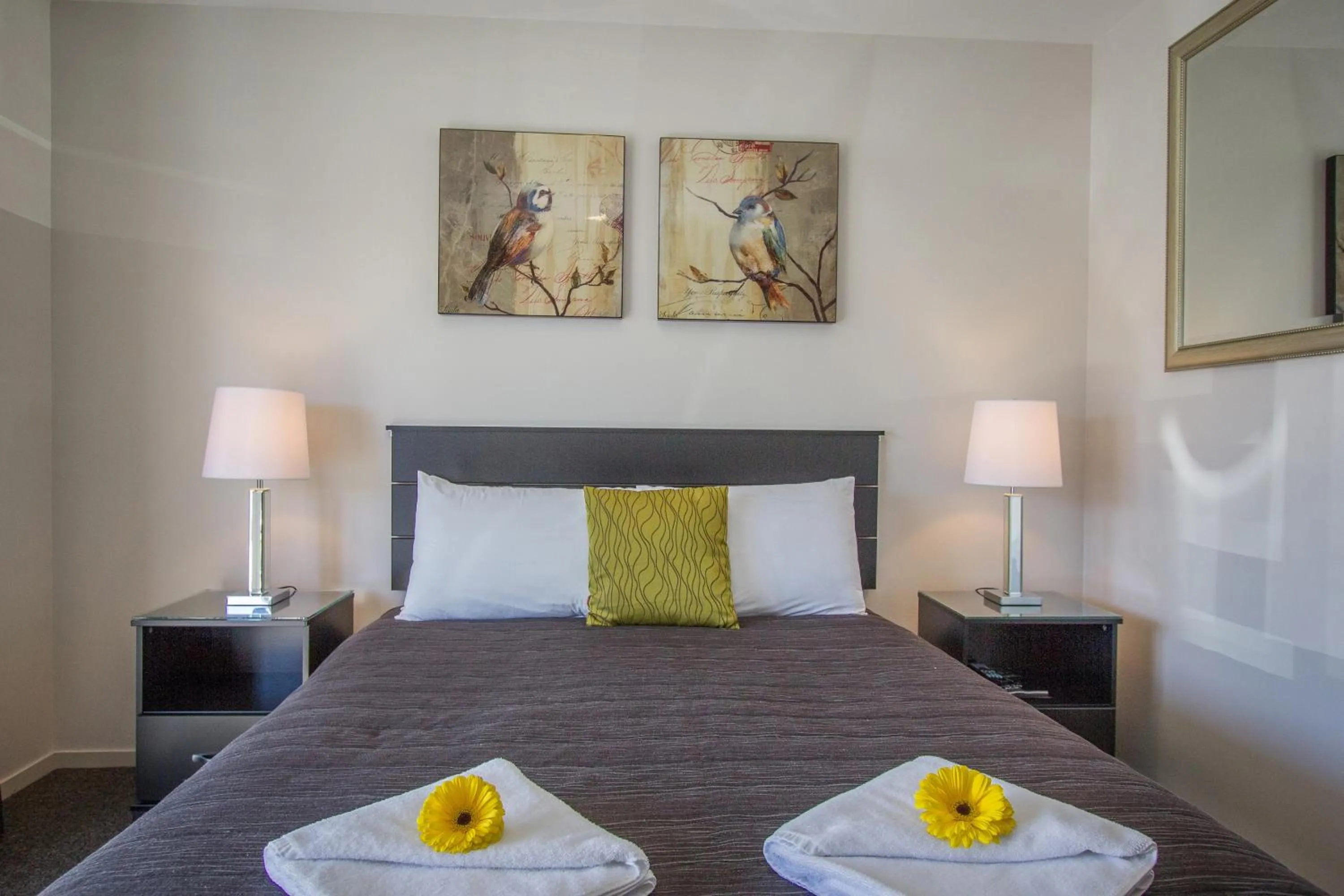 Bed in Greyfriars Motel