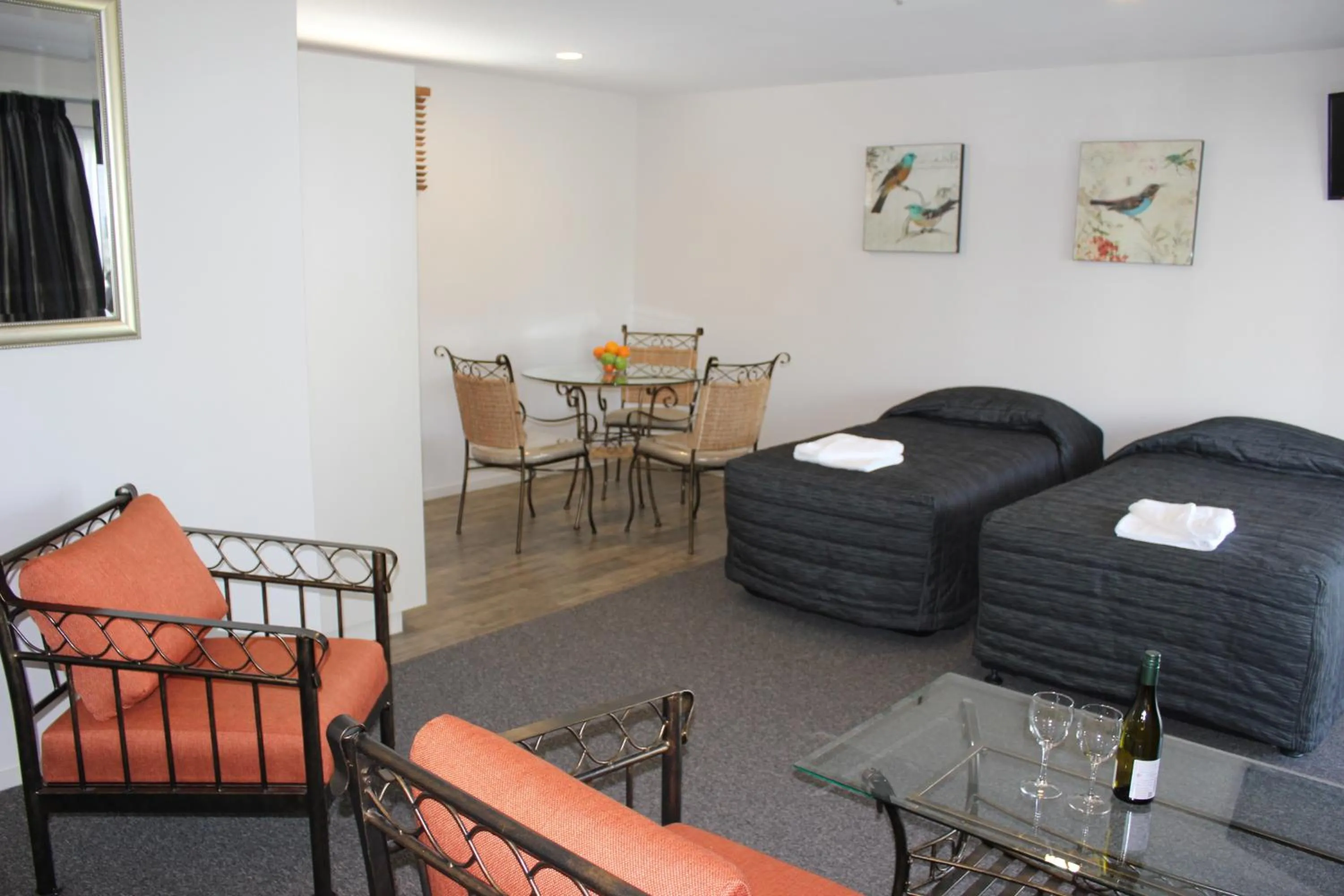 Seating area in Greyfriars Motel