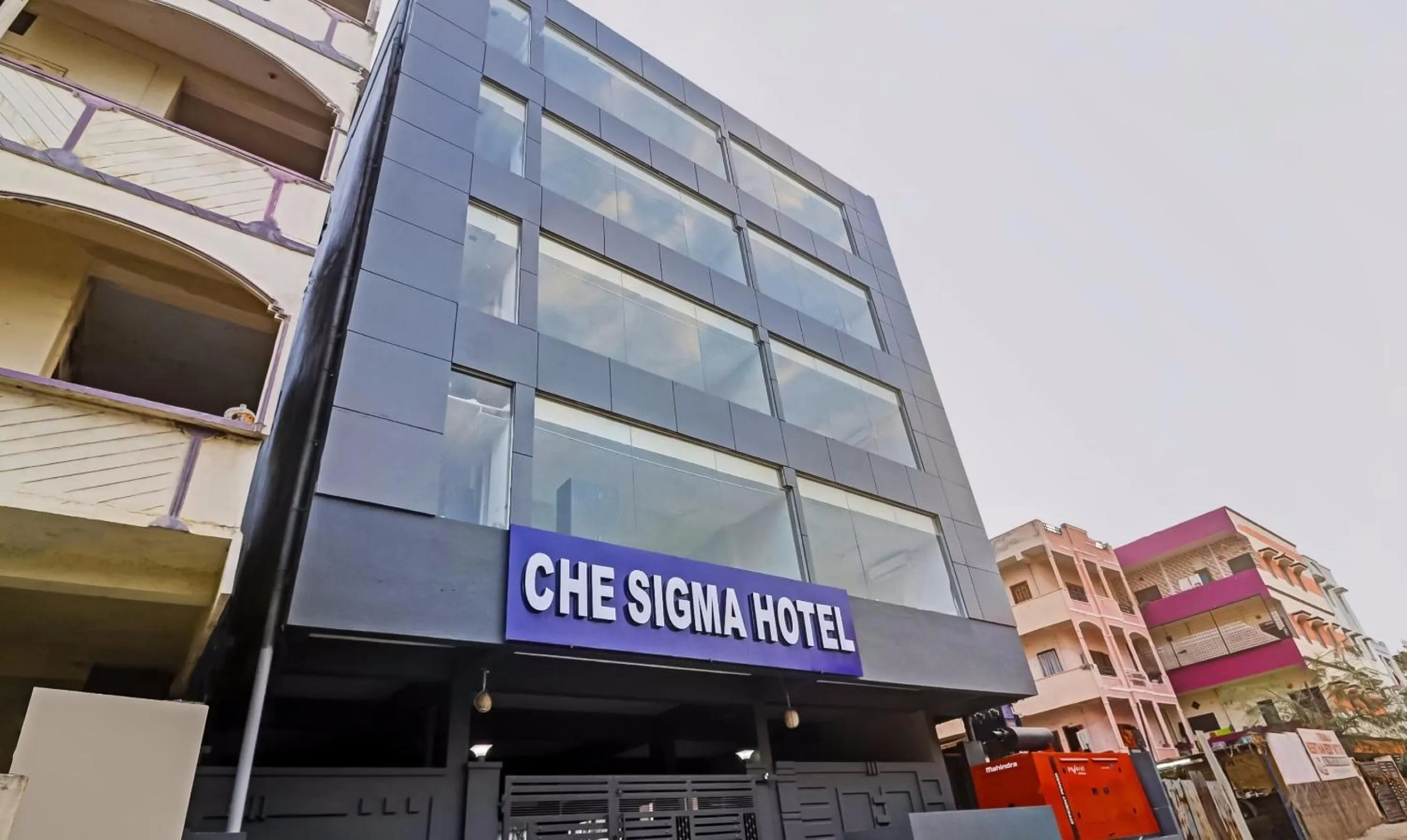 Facade/entrance in Super Townhouse Che Sigma