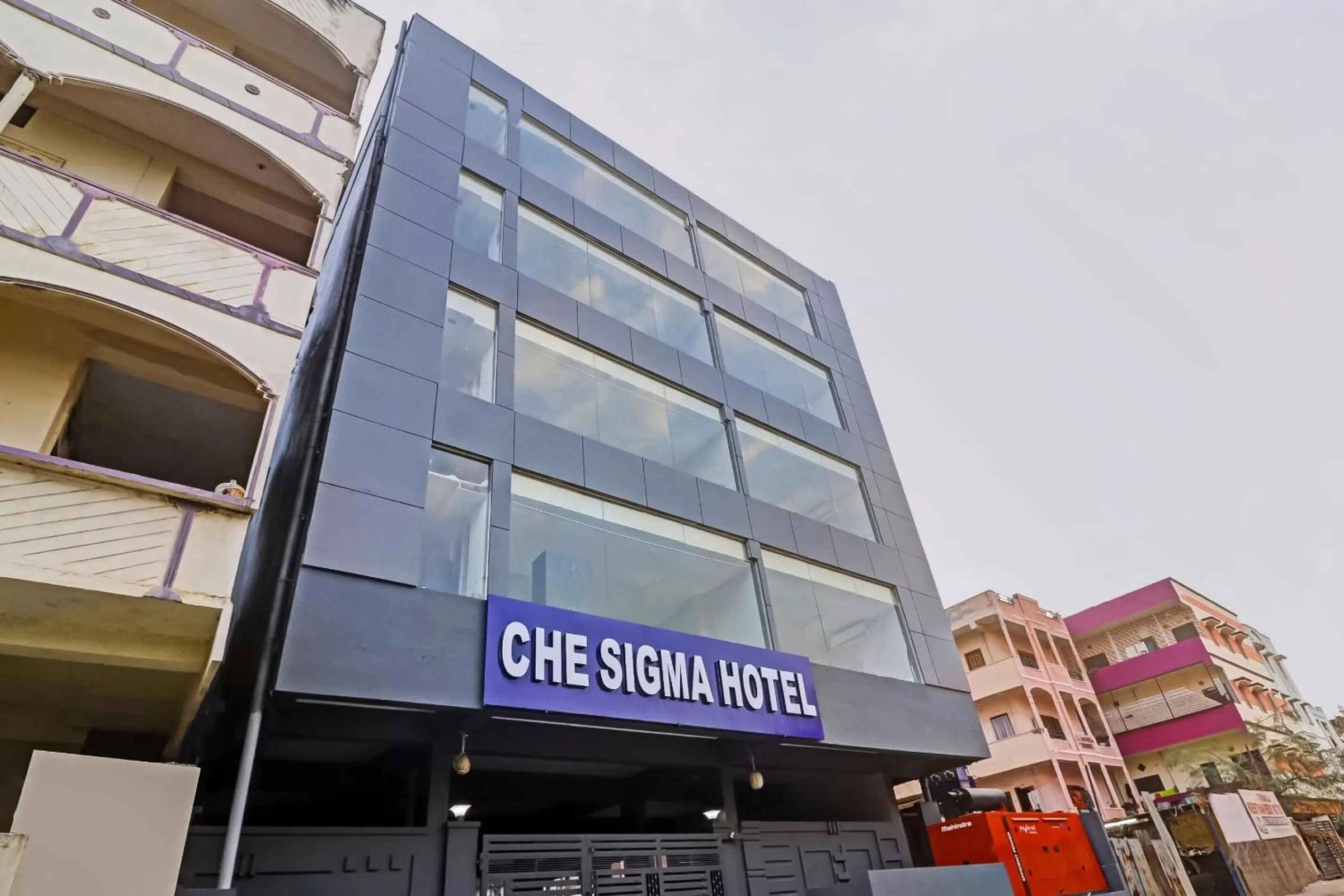 Facade/entrance in Super Townhouse Che Sigma