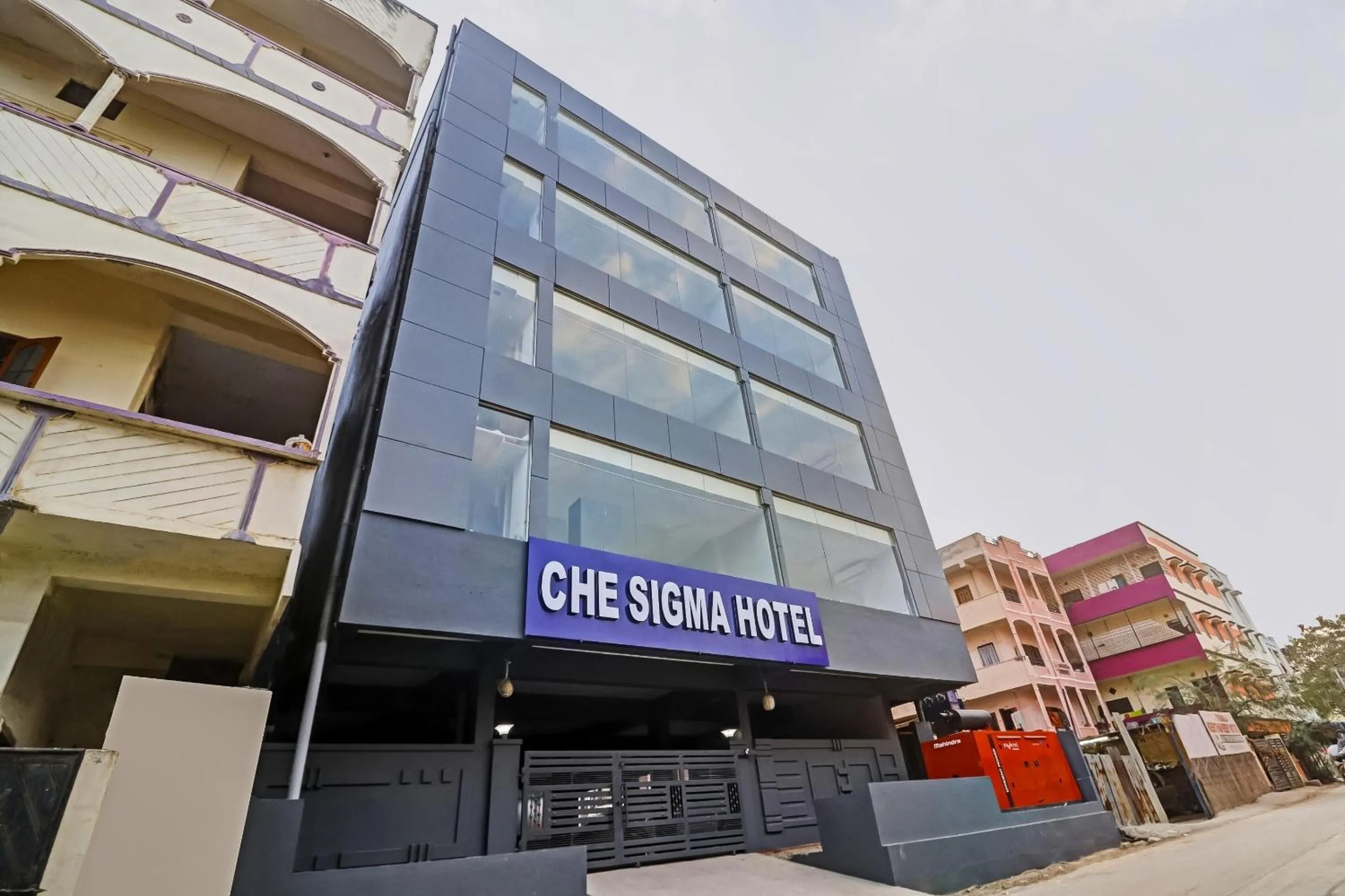 Facade/entrance in Super Townhouse Che Sigma