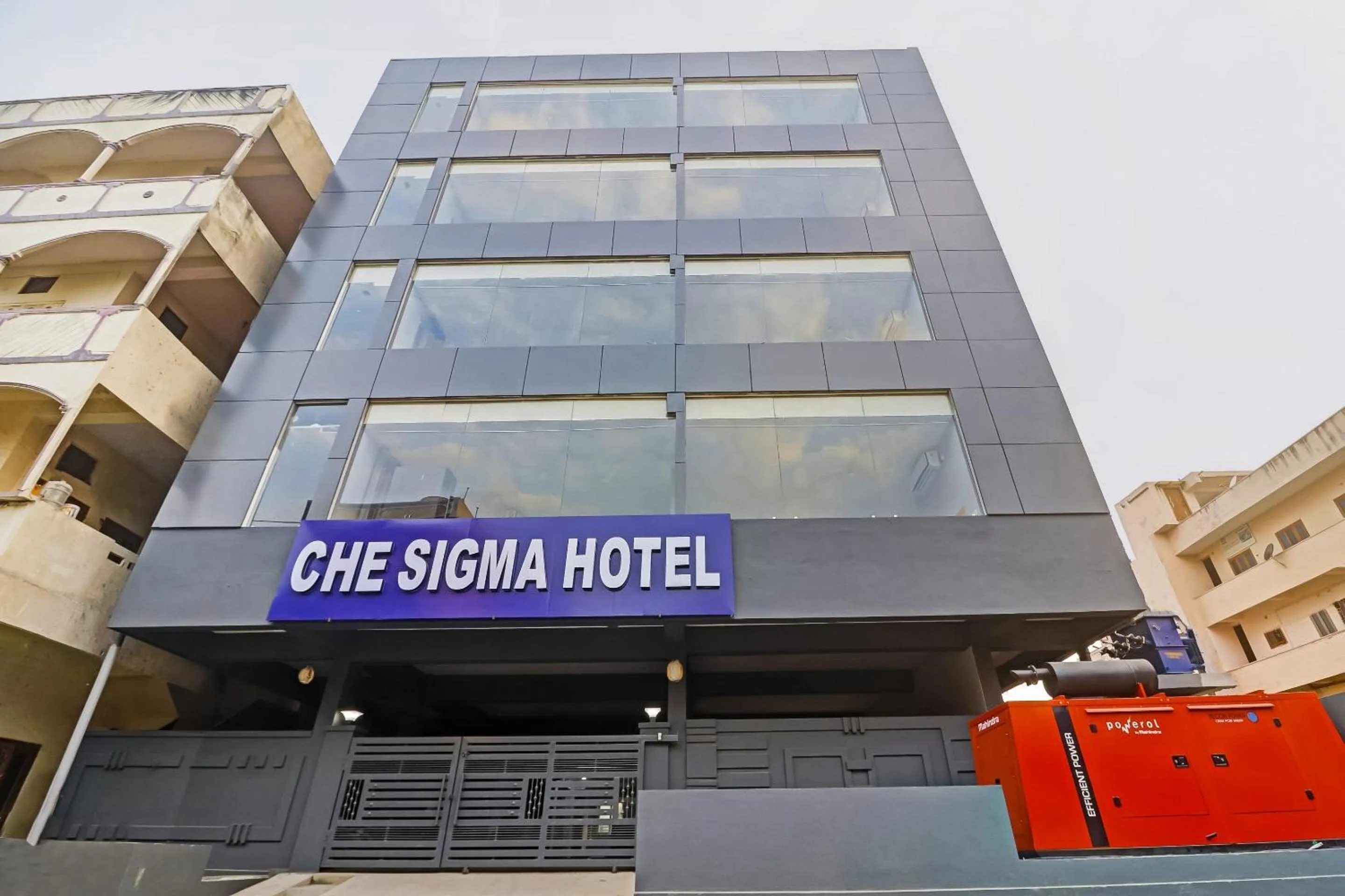 Facade/entrance in Super Townhouse Che Sigma