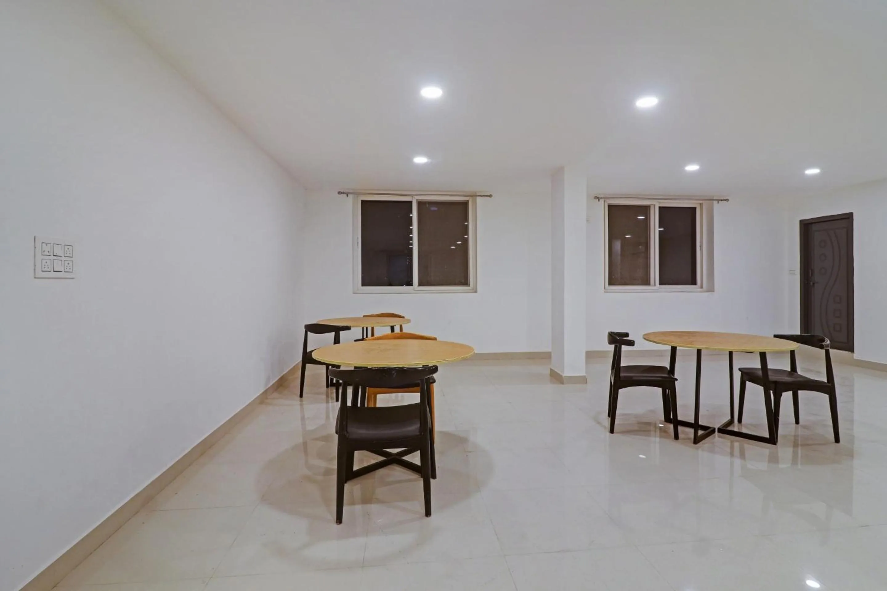 Other in Super Townhouse Che Sigma