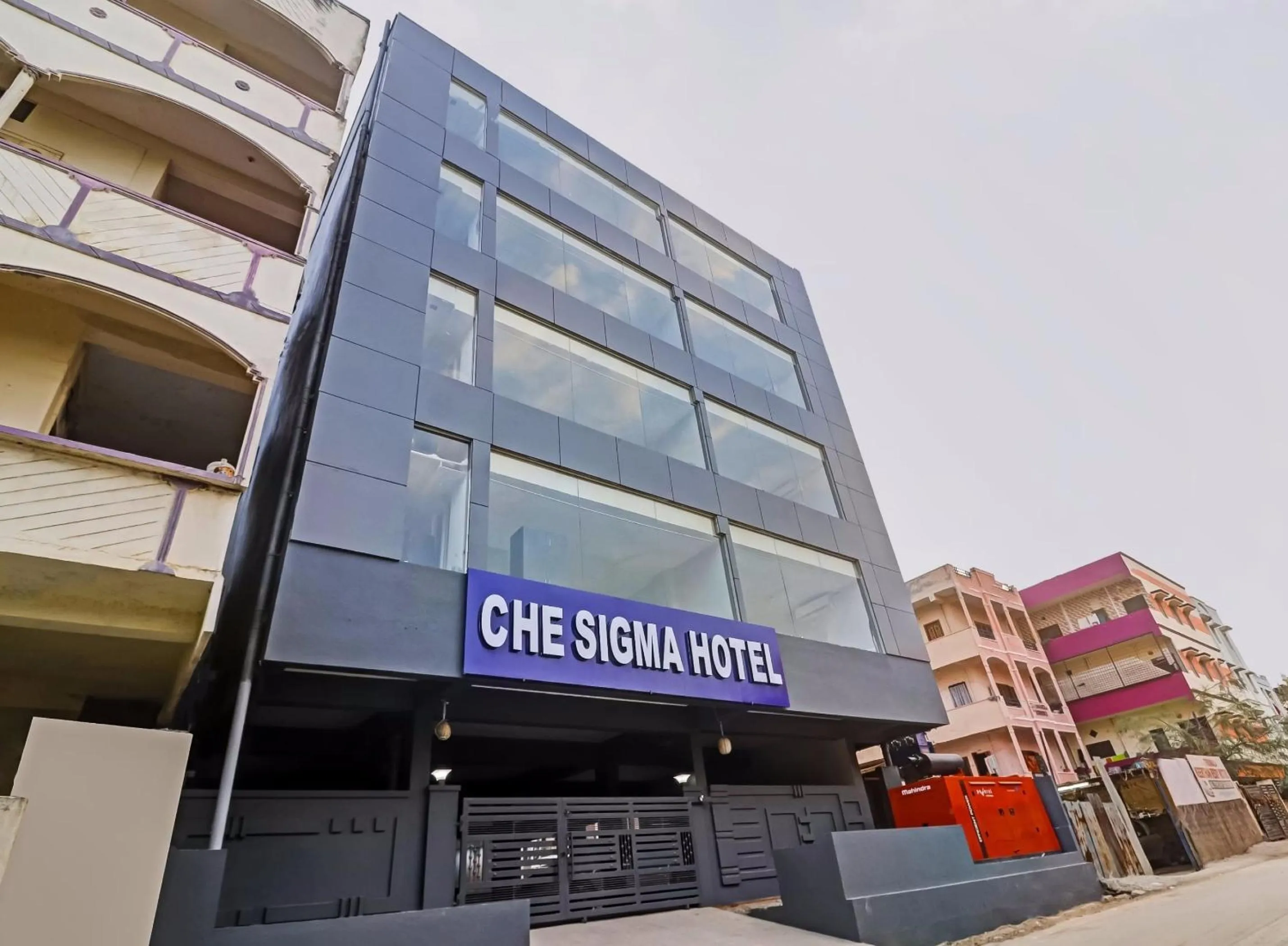 Facade/entrance in Super Townhouse Che Sigma