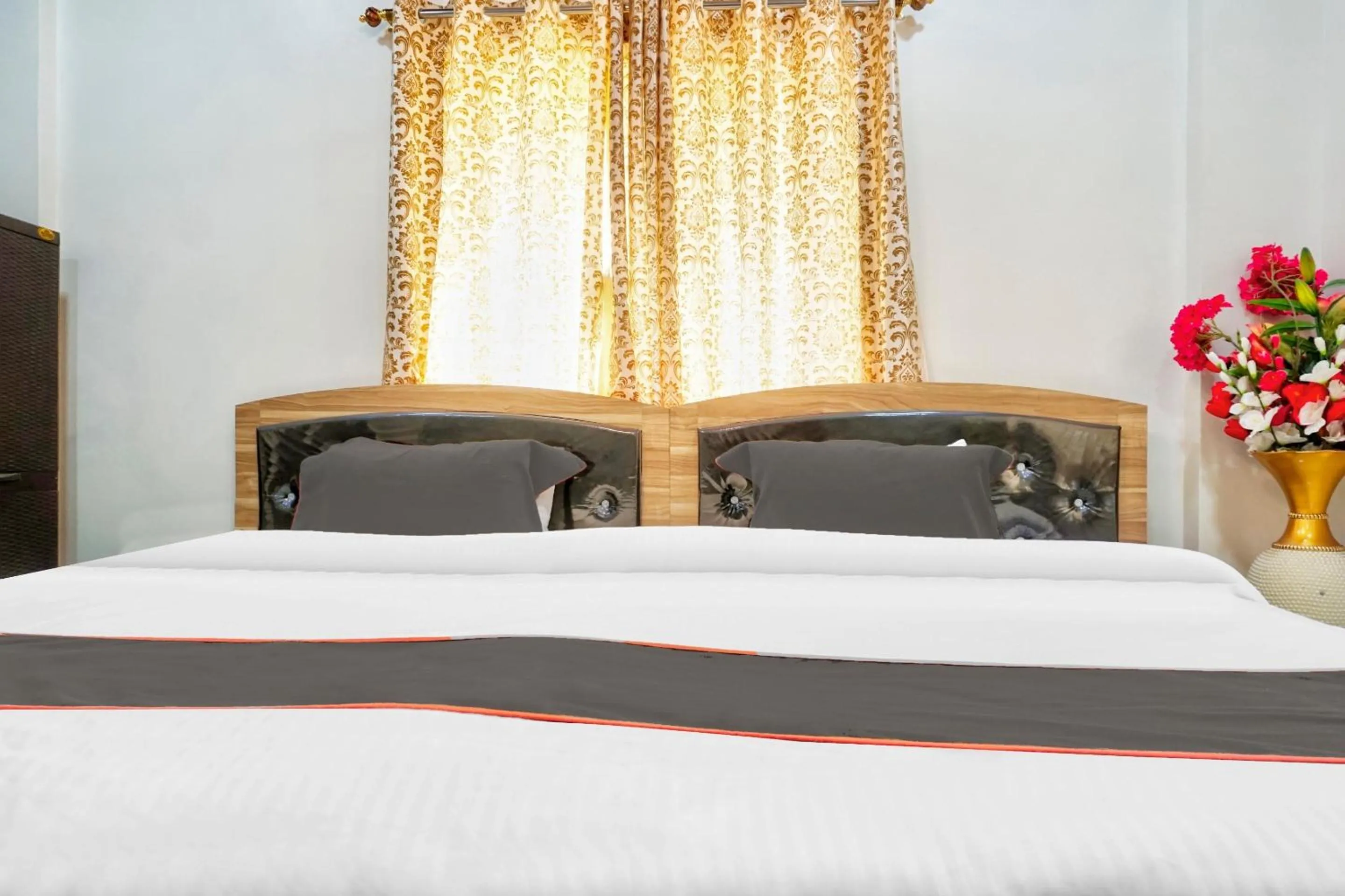 Bedroom in Hotel O Vardhan Executive