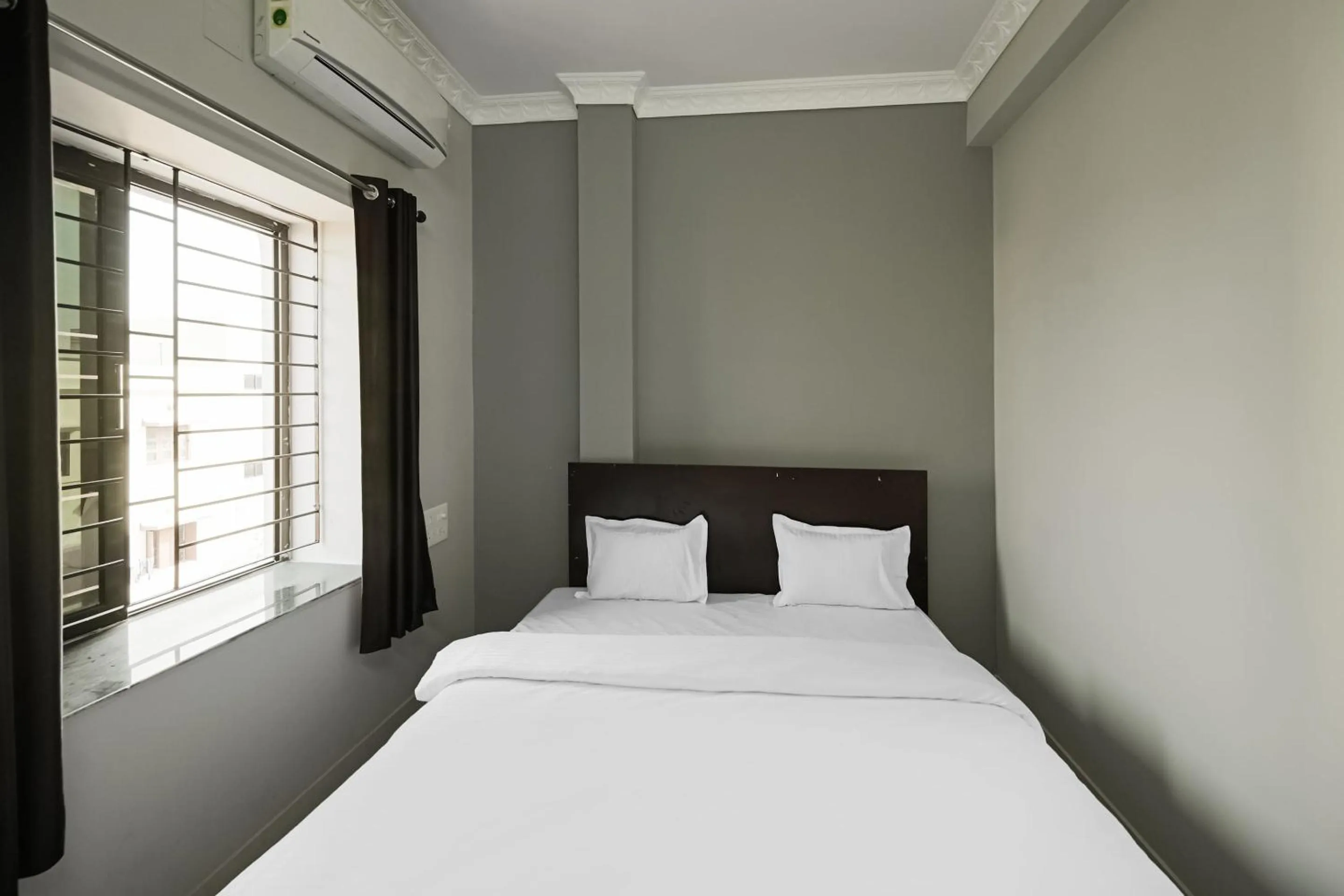 Bedroom, Bed in HOTEL SIGNATURE PREMIUM