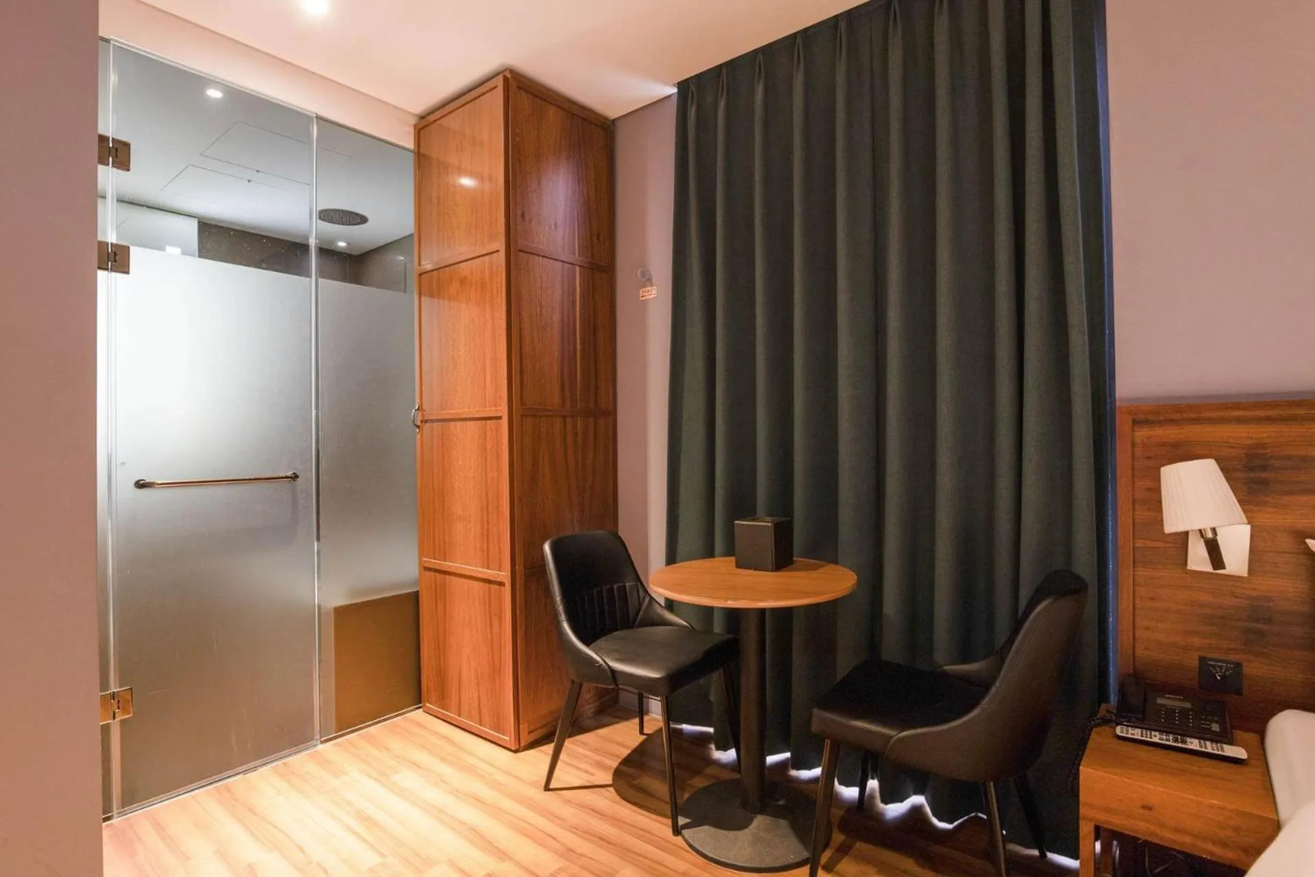 wardrobe in Hotel The Designers Jongro