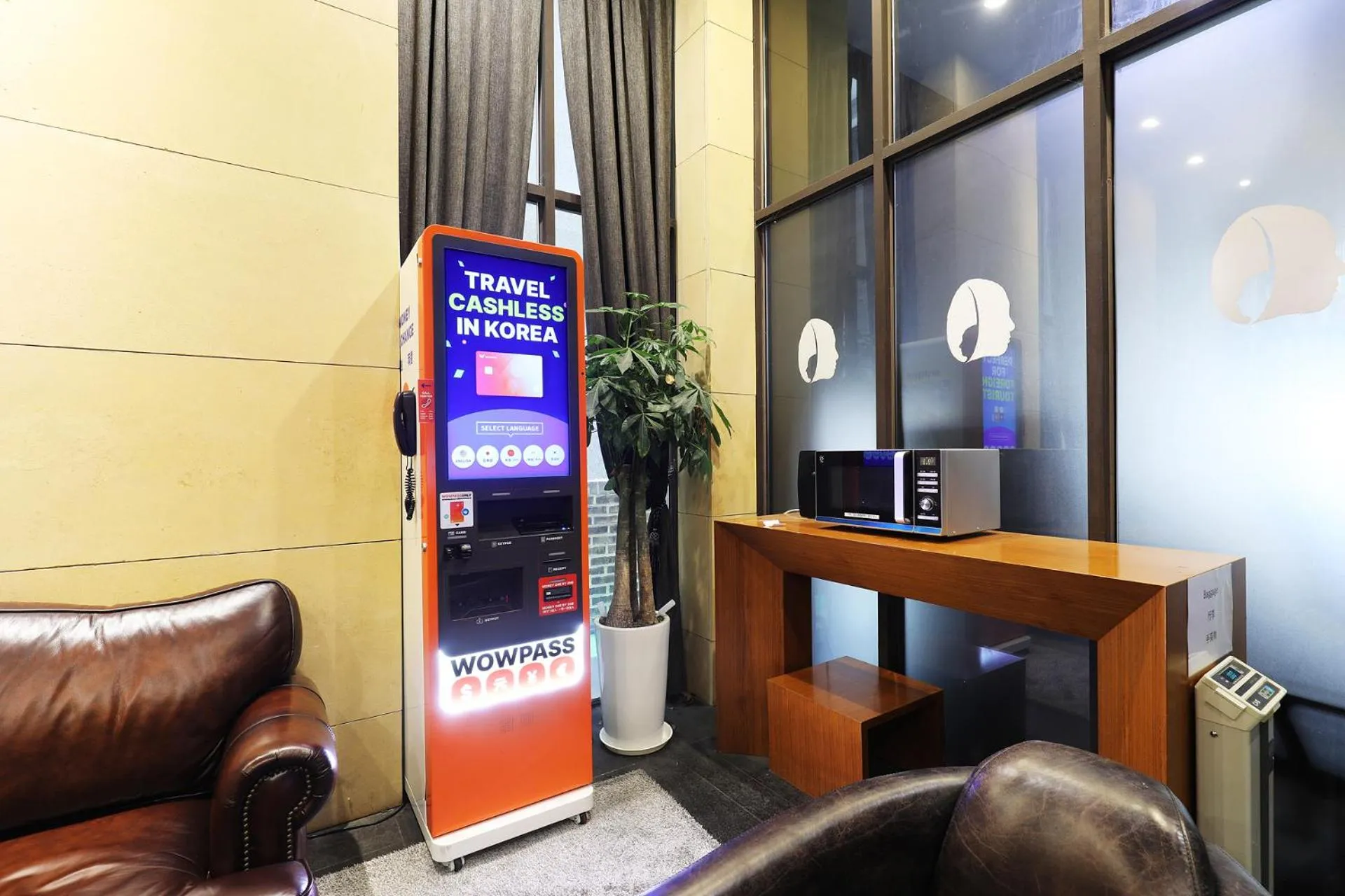 currency exchange in Hotel The Designers Jongro