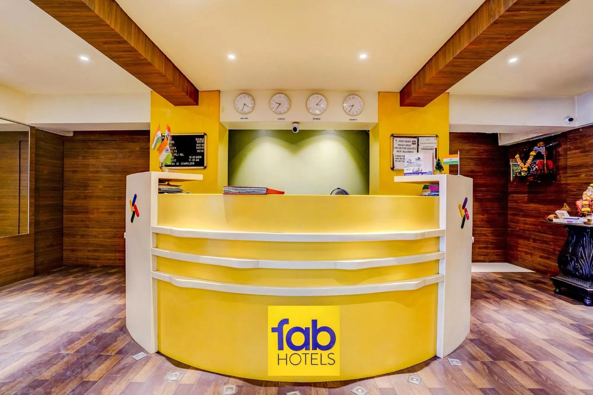 Lobby or reception in FabHotel Devanshi Inn